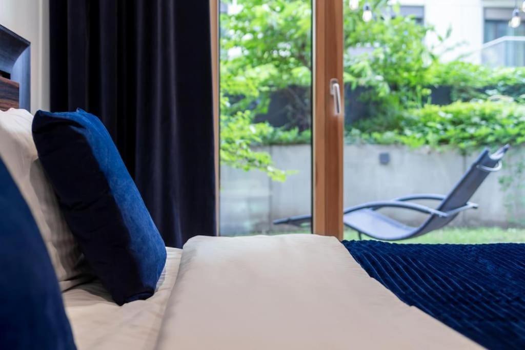 Close-Golden Apartments Warsaw - Luxury 2-Bedroom, Mennica Residence&144