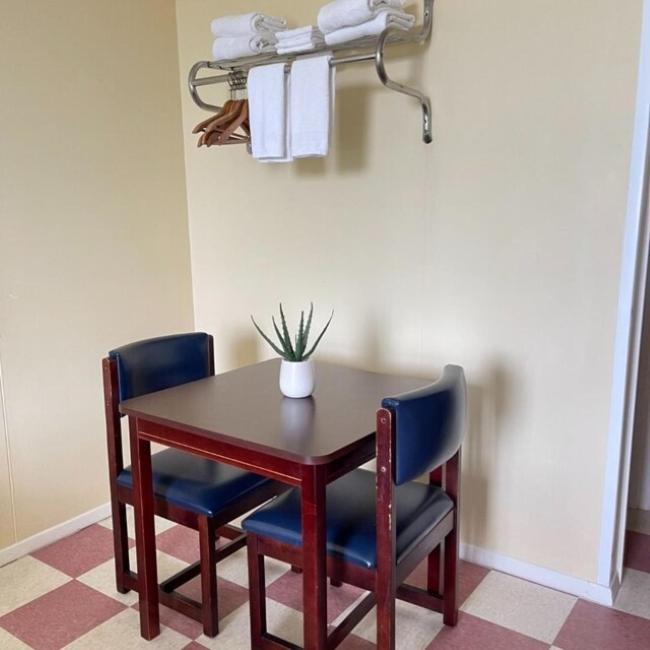 The Breezeway Motel & Resturant