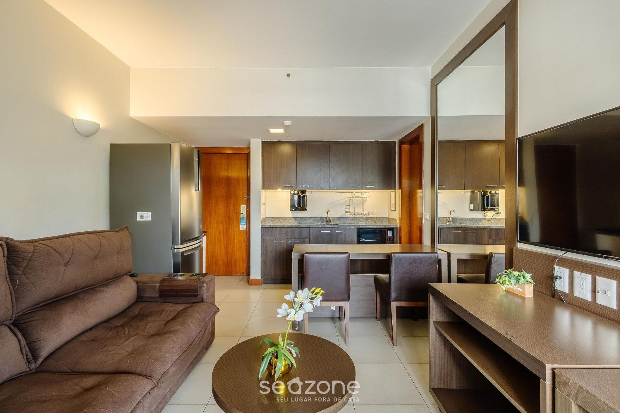 Apart in a condo with a pool in Asa Sul BHE0405