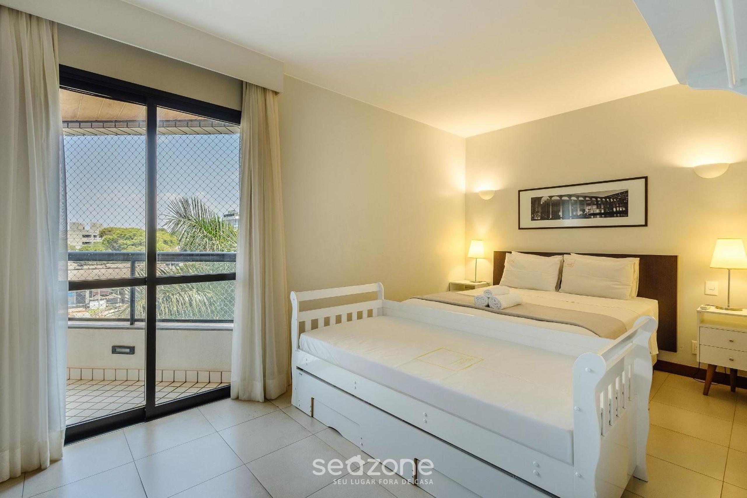 Apart in a condo with a pool in Asa Sul BHE0405