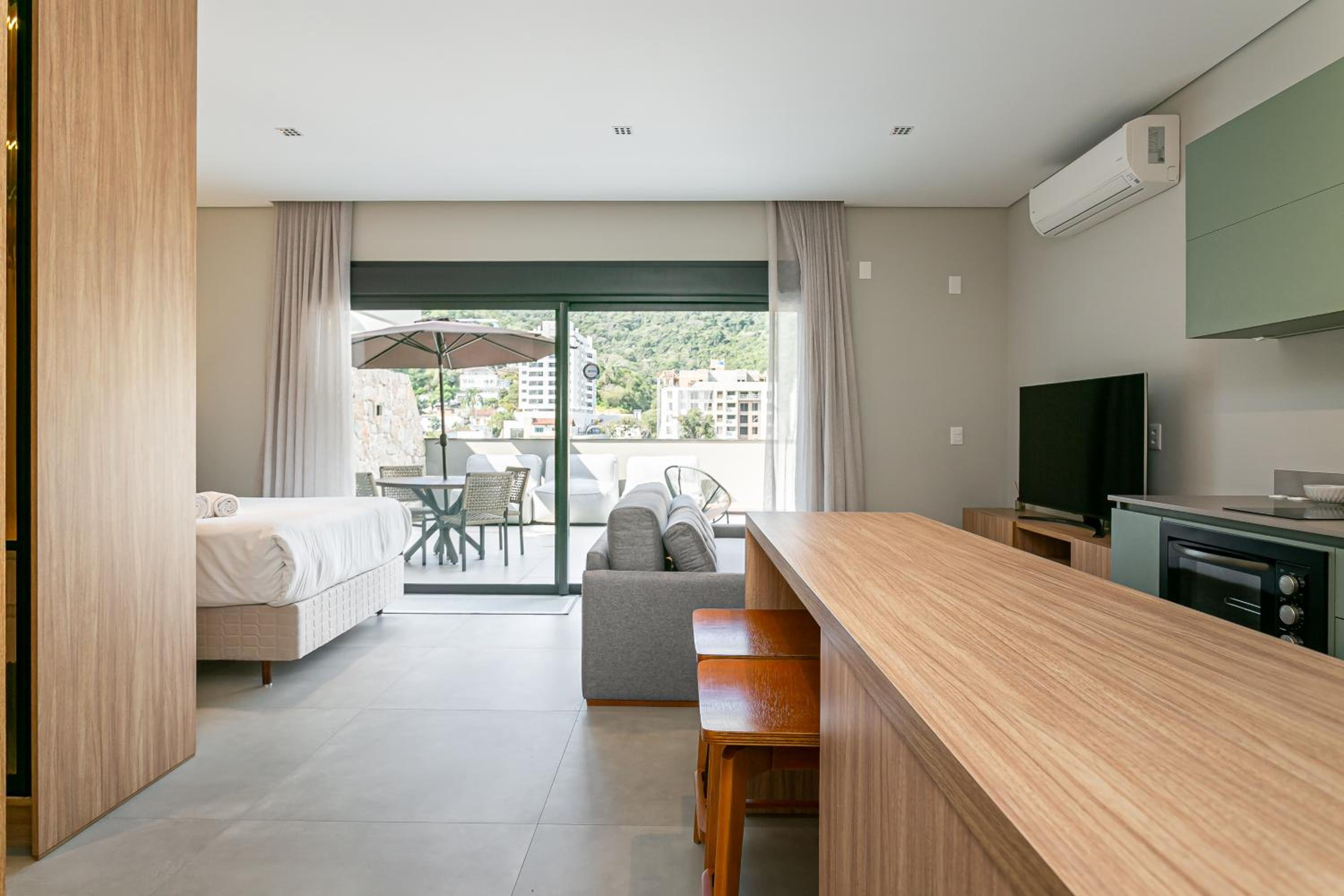 First Residencial Multifuncional by Viva - Conforto e Fácil Acesso às Melhores Praias de Floripa