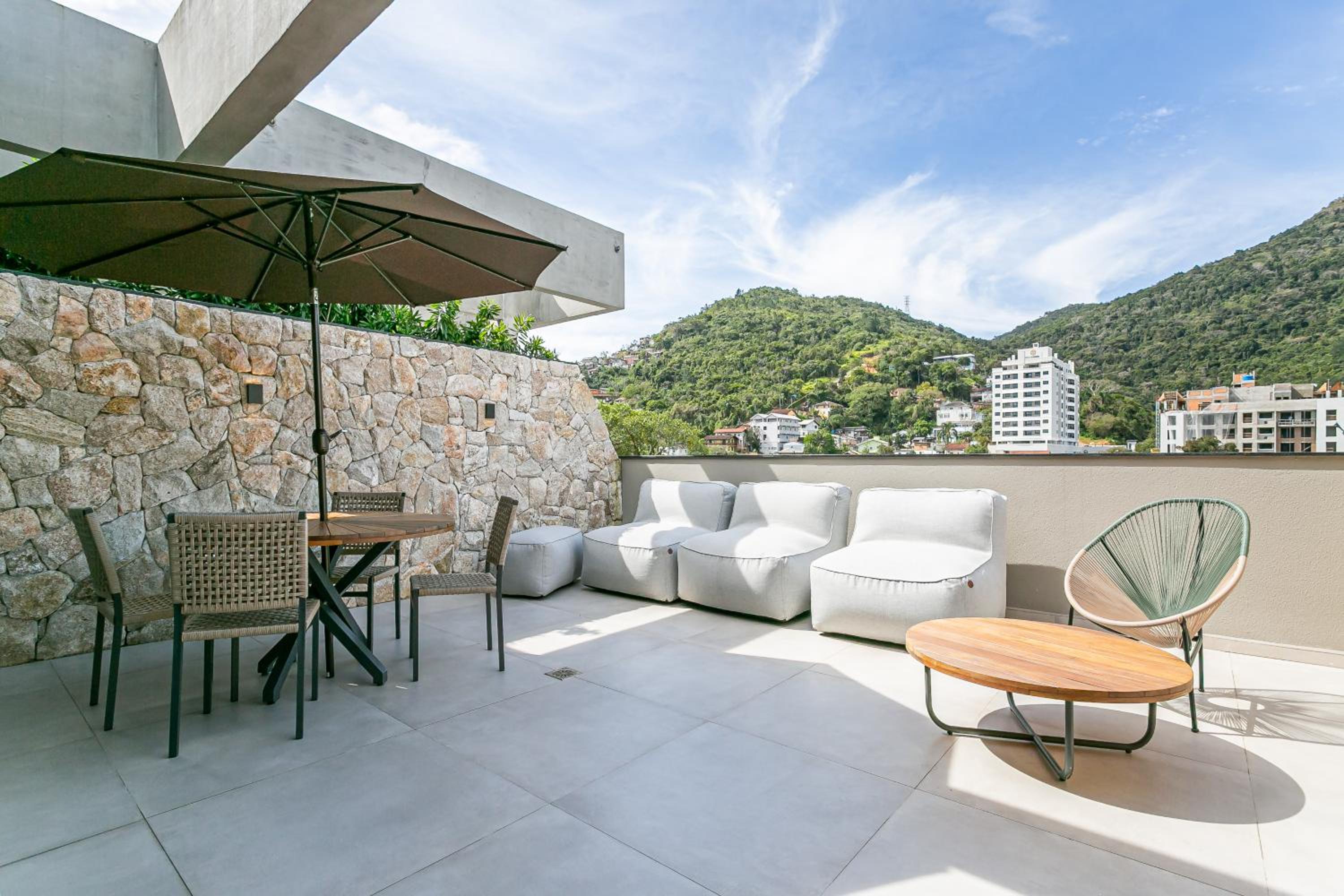 First Residencial Multifuncional by Viva - Conforto e Fácil Acesso às Melhores Praias de Floripa