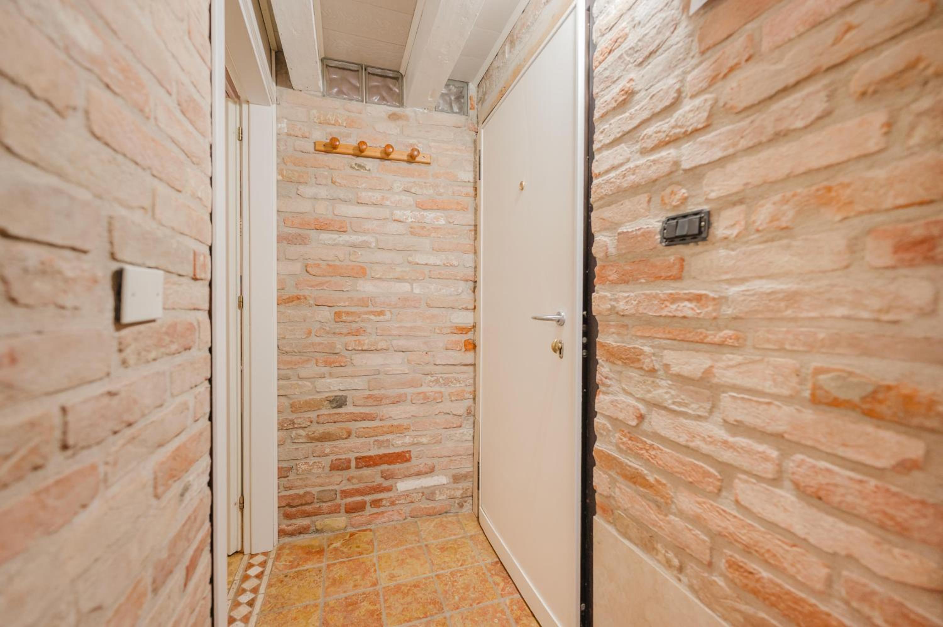 Balastro Design Rooms - Venice City Center