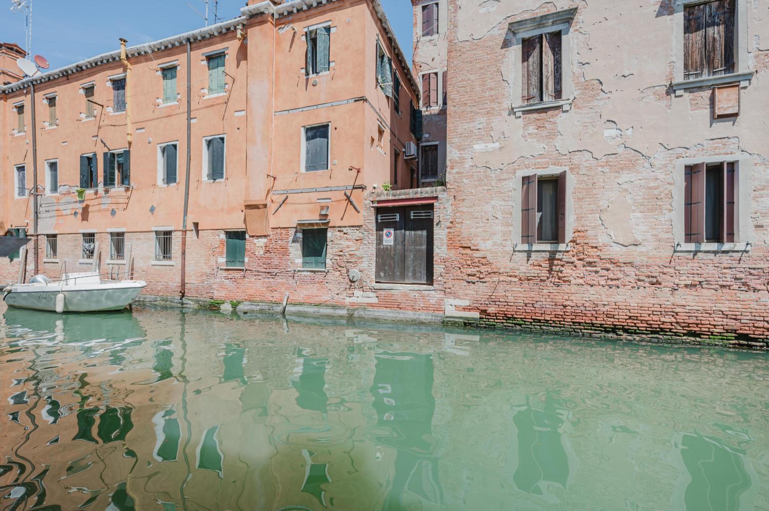 Balastro Design Rooms - Venice City Center