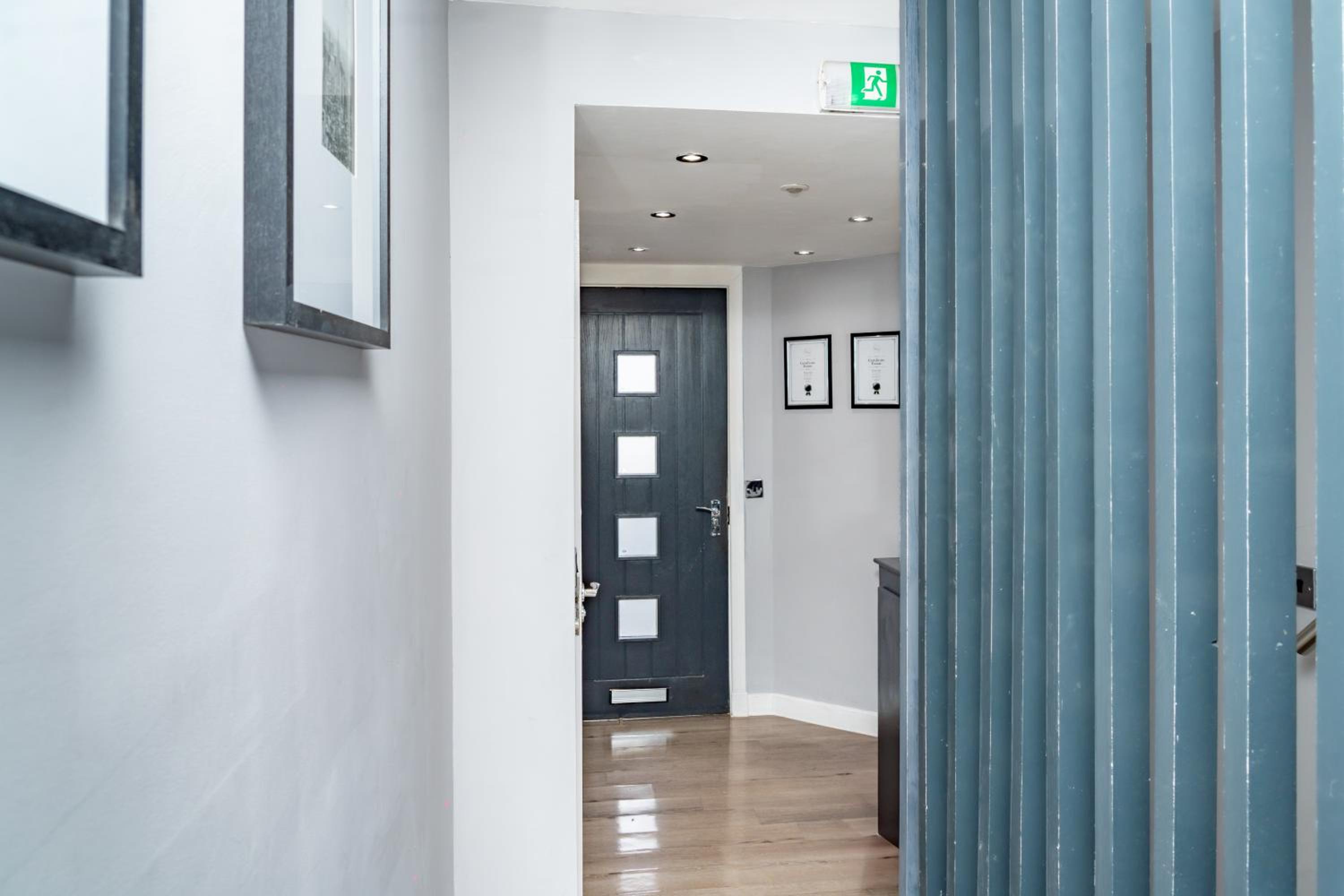 3BR Sleeps 6, Free Parking, City & Beach