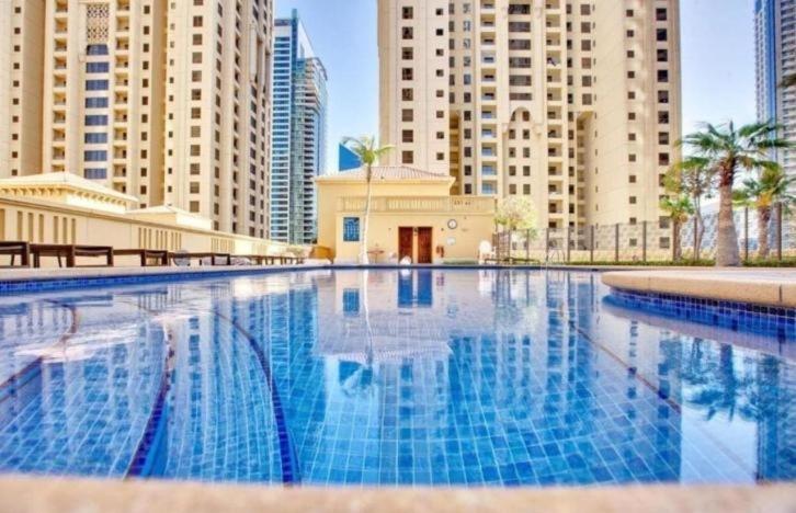 Simply Comfort Vacation Homes Rental Lux Penthouse 4BR Apartment with Iconic Marina Views in Sadaf2 JBR