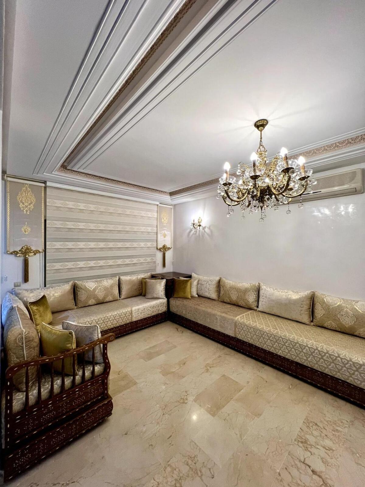 Chic & Spacious 4BR with Jacuzzi-Fez New City Stay
