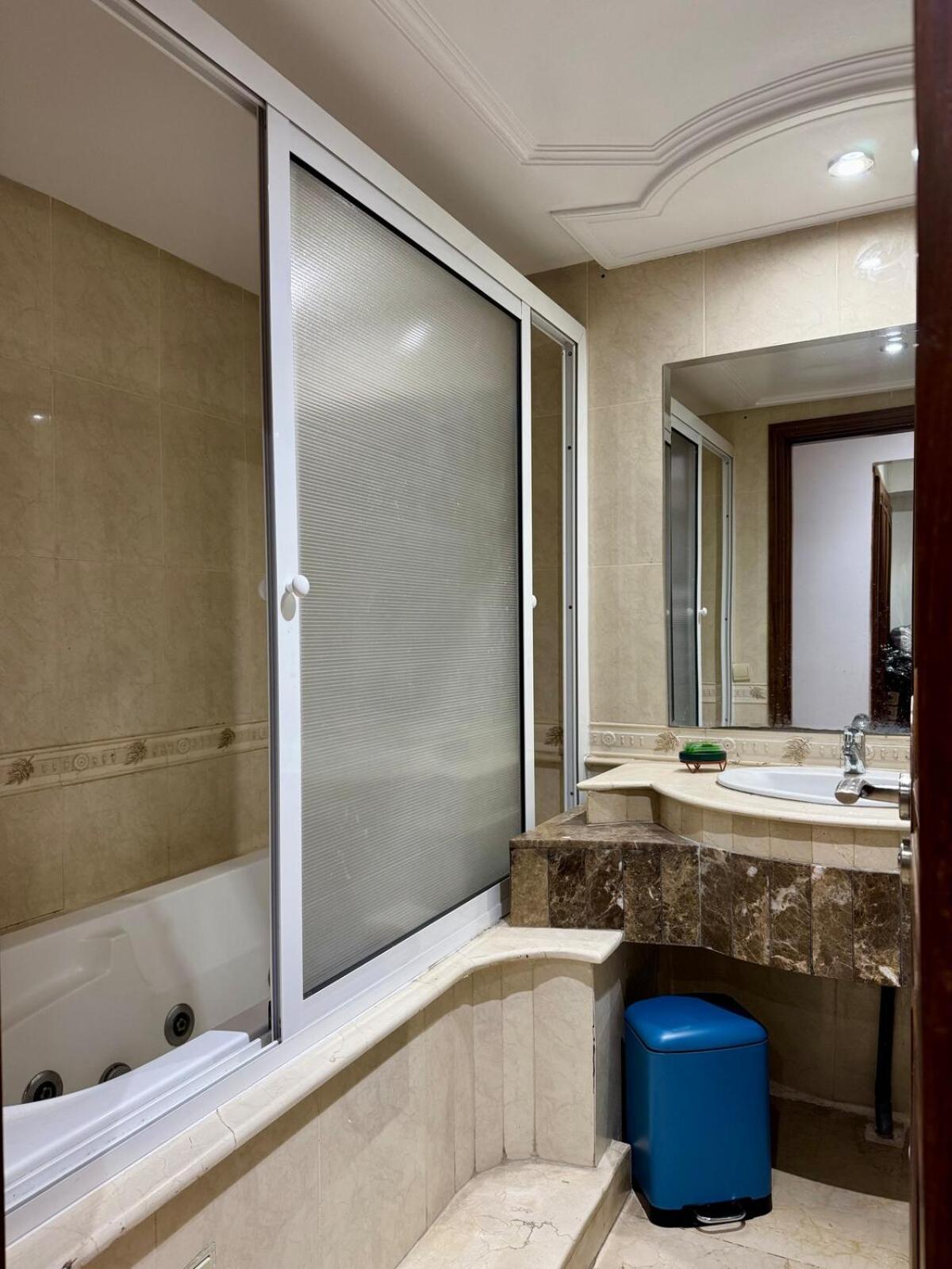 Chic & Spacious 4BR with Jacuzzi-Fez New City Stay
