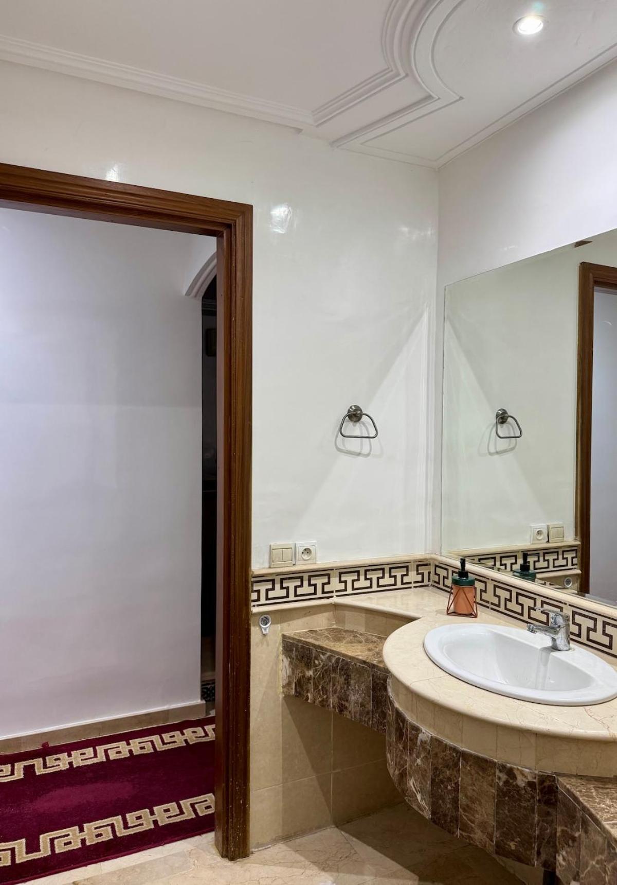 Chic & Spacious 4BR with Jacuzzi-Fez New City Stay