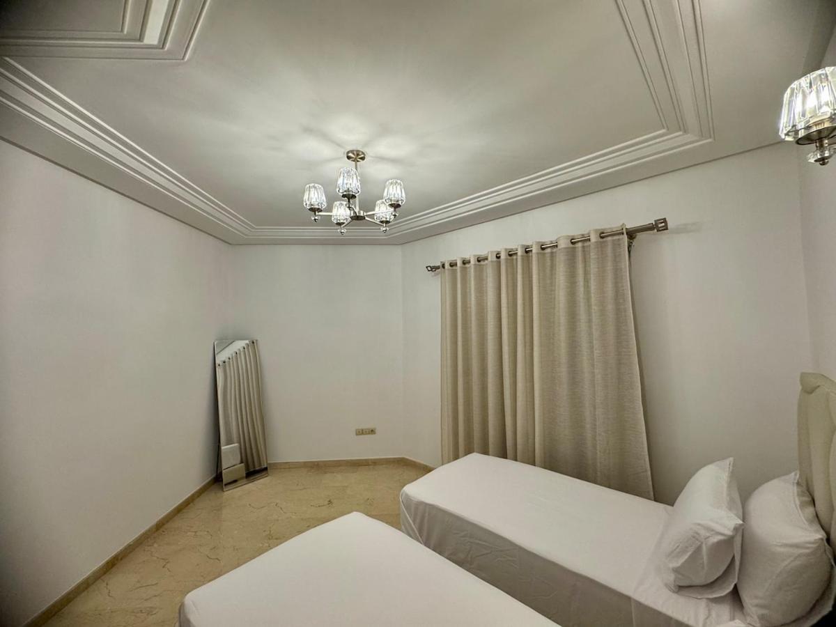 Chic & Spacious 4BR with Jacuzzi-Fez New City Stay