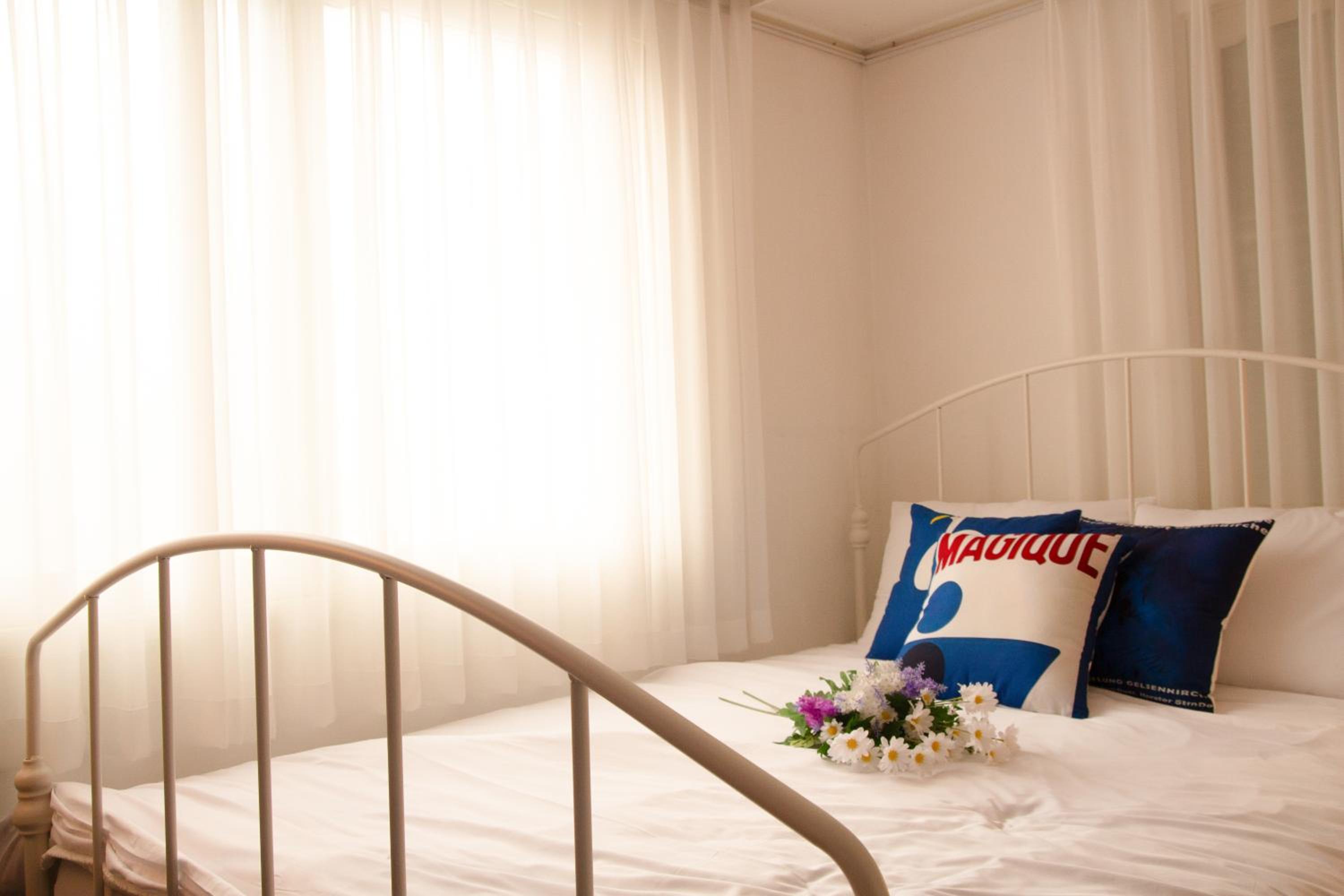 4 Beds in the Heart of Hongdae, Mangwon, Sangsu & Red Road