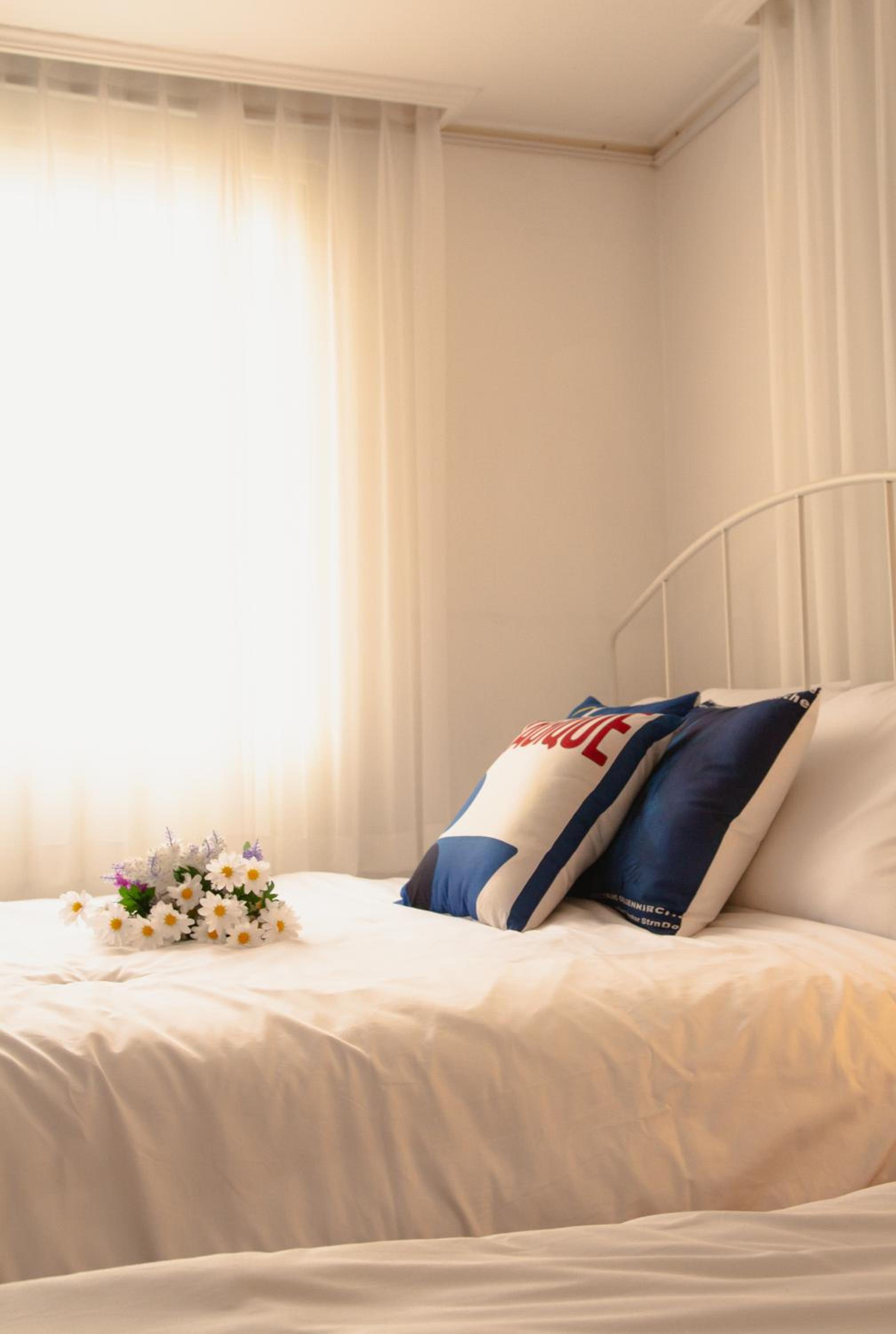 4 Beds in the Heart of Hongdae, Mangwon, Sangsu & Red Road