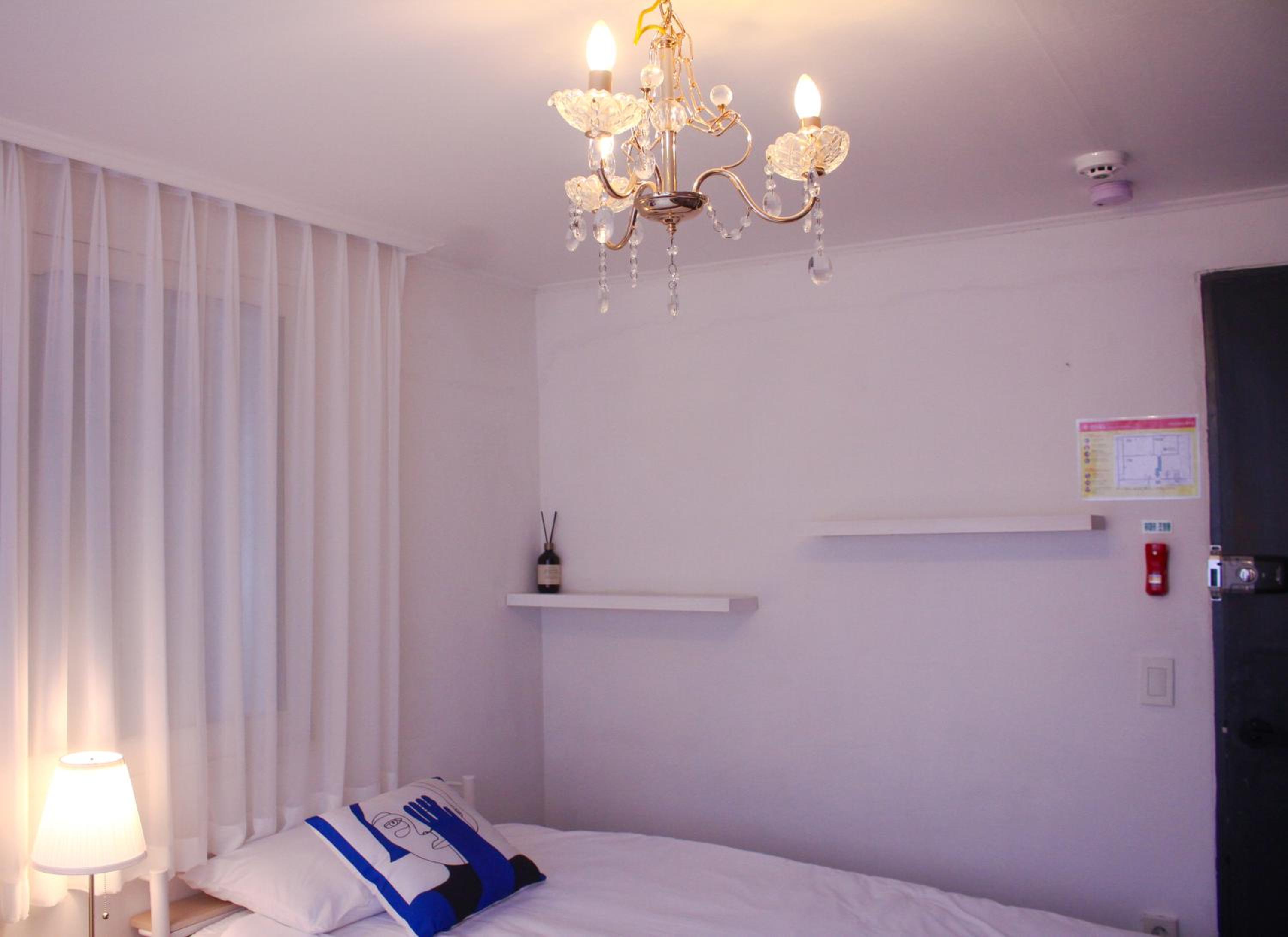 4 Beds in the Heart of Hongdae, Mangwon, Sangsu & Red Road