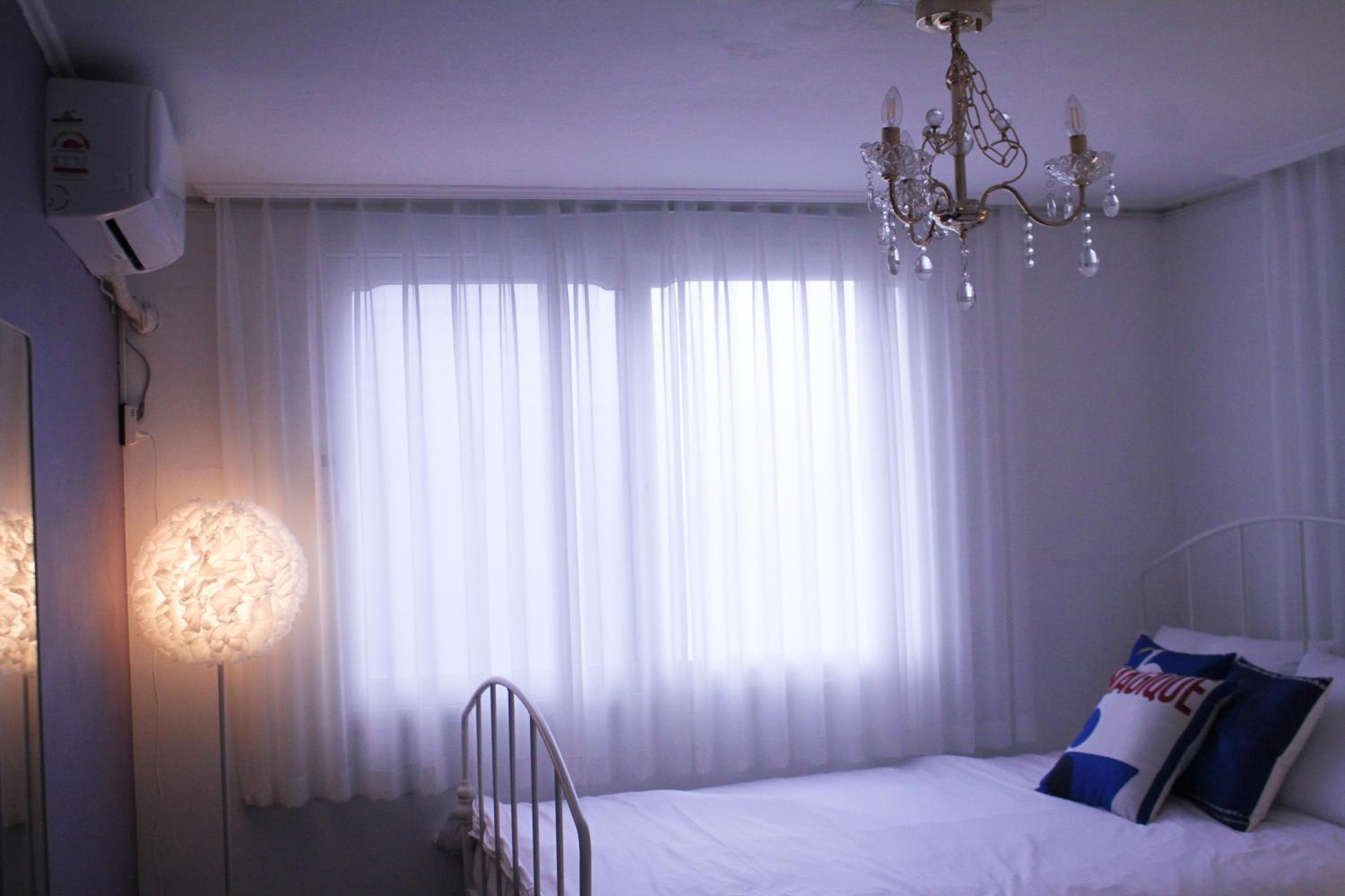 4 Beds in the Heart of Hongdae, Mangwon, Sangsu & Red Road