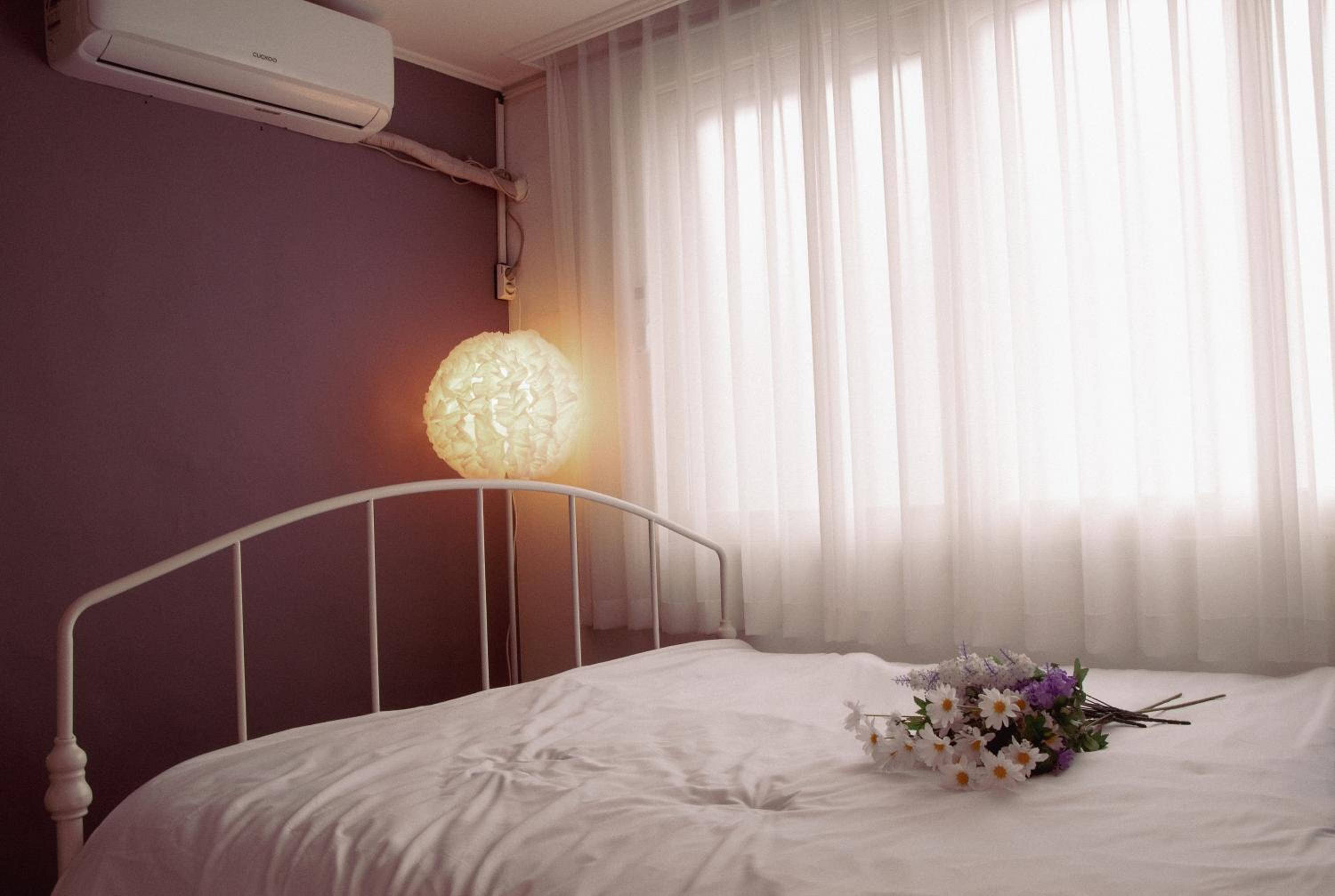 4 Beds in the Heart of Hongdae, Mangwon, Sangsu & Red Road