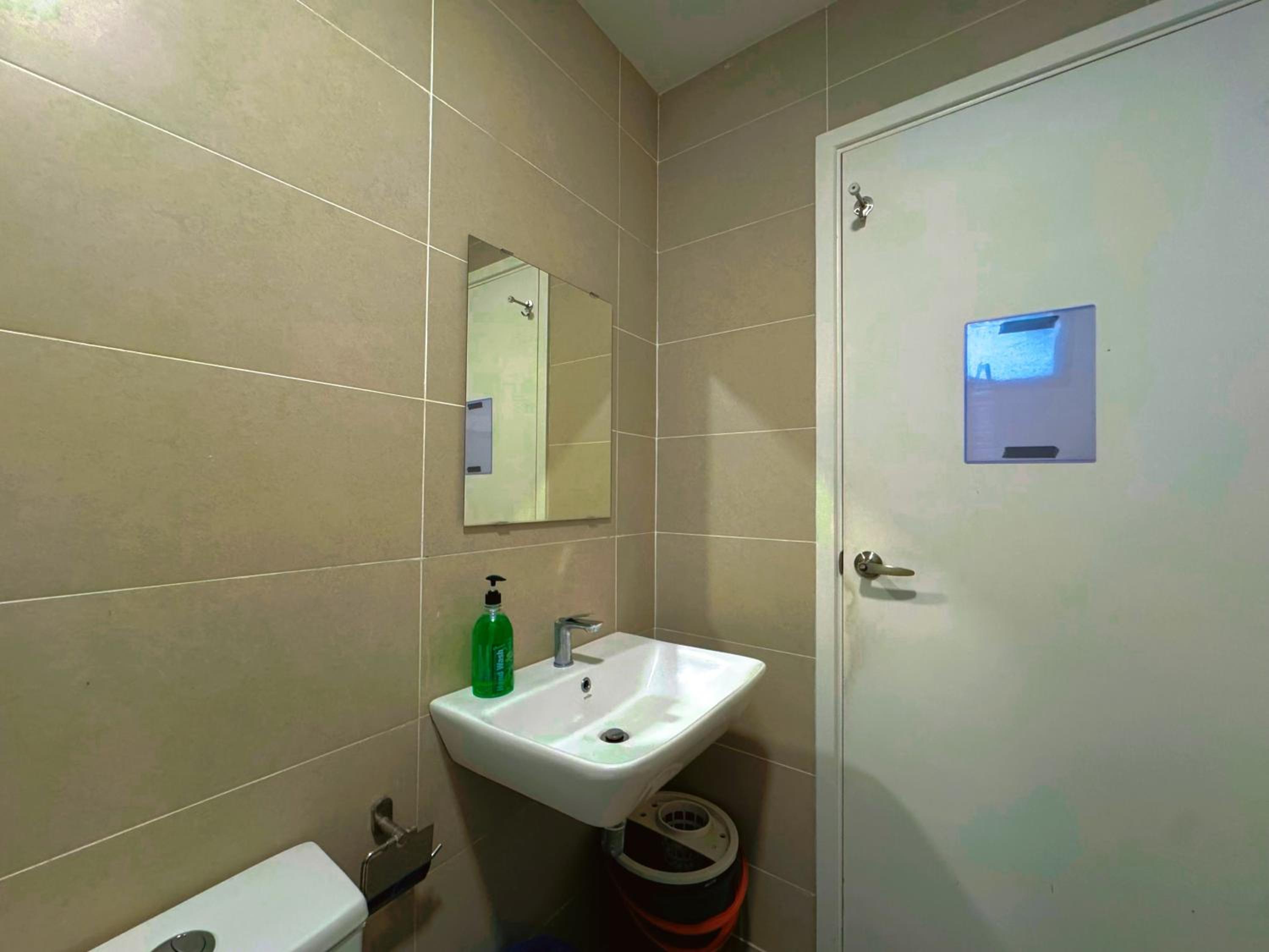4BR KLCC View MRT 2min Free Parking Big Unit