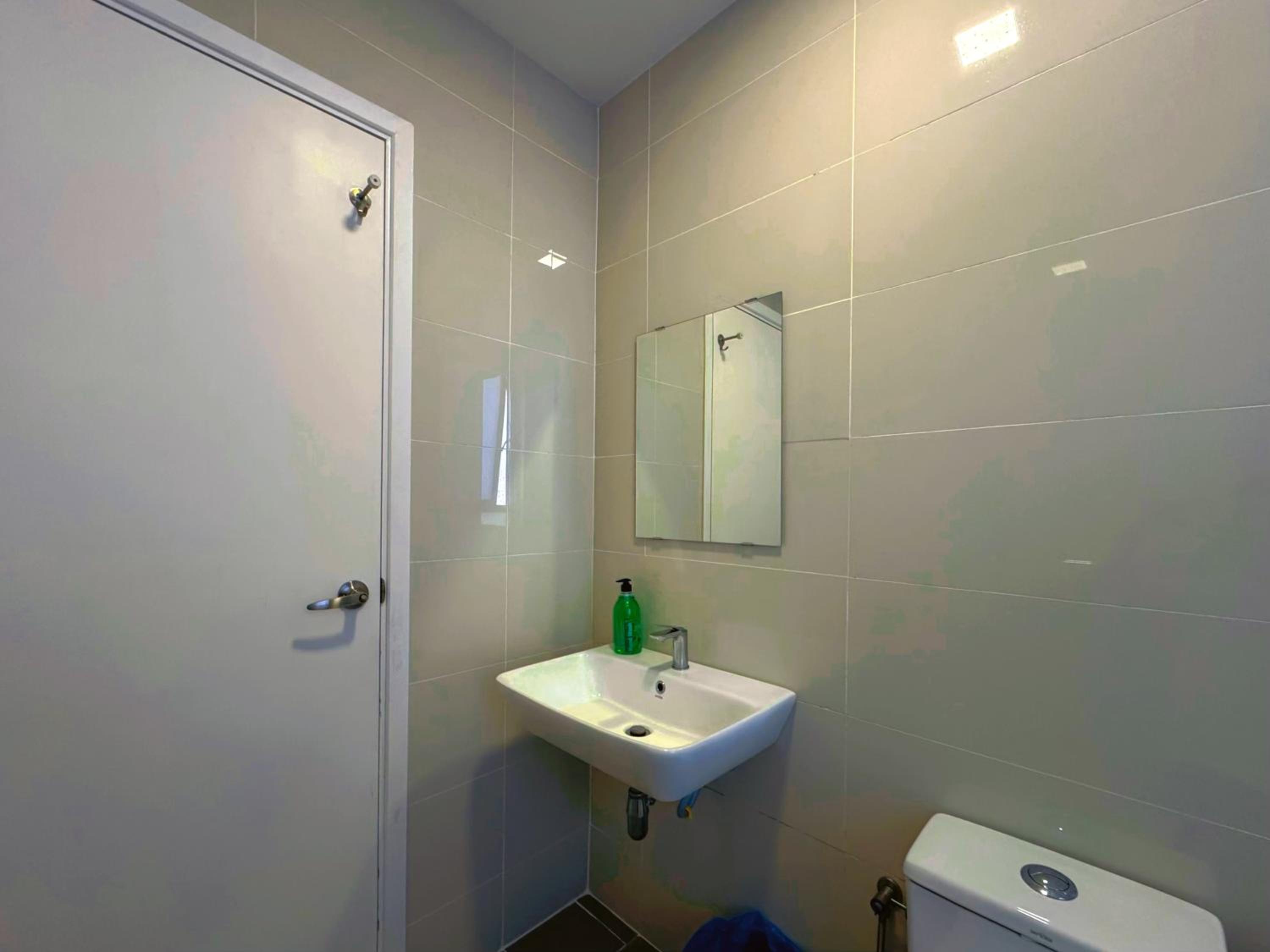 4BR KLCC View MRT 2min Free Parking Big Unit