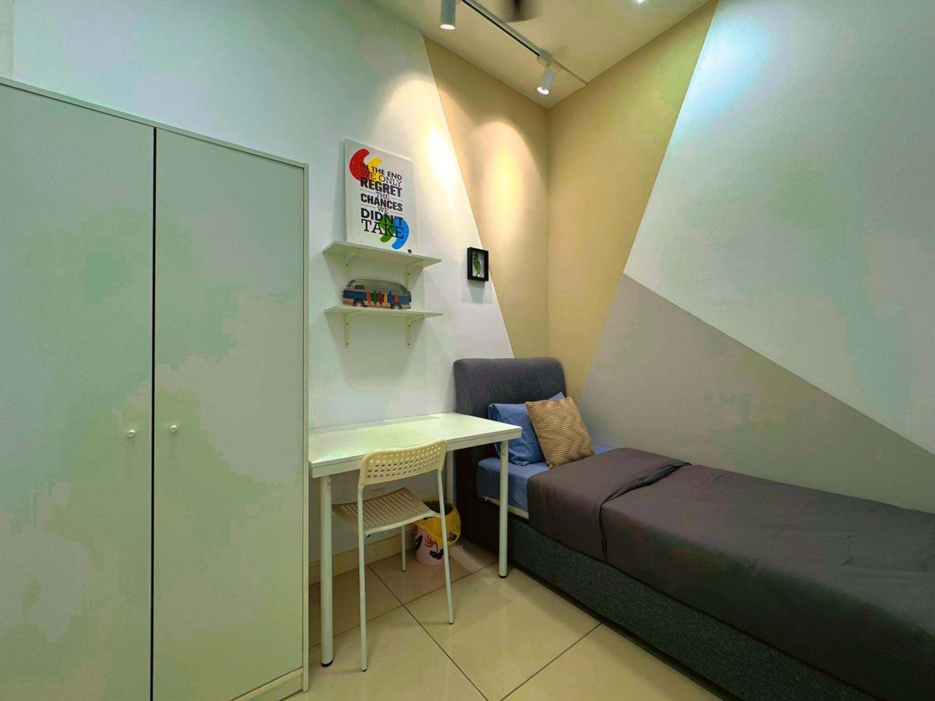 4BR KLCC View MRT 2min Free Parking Big Unit