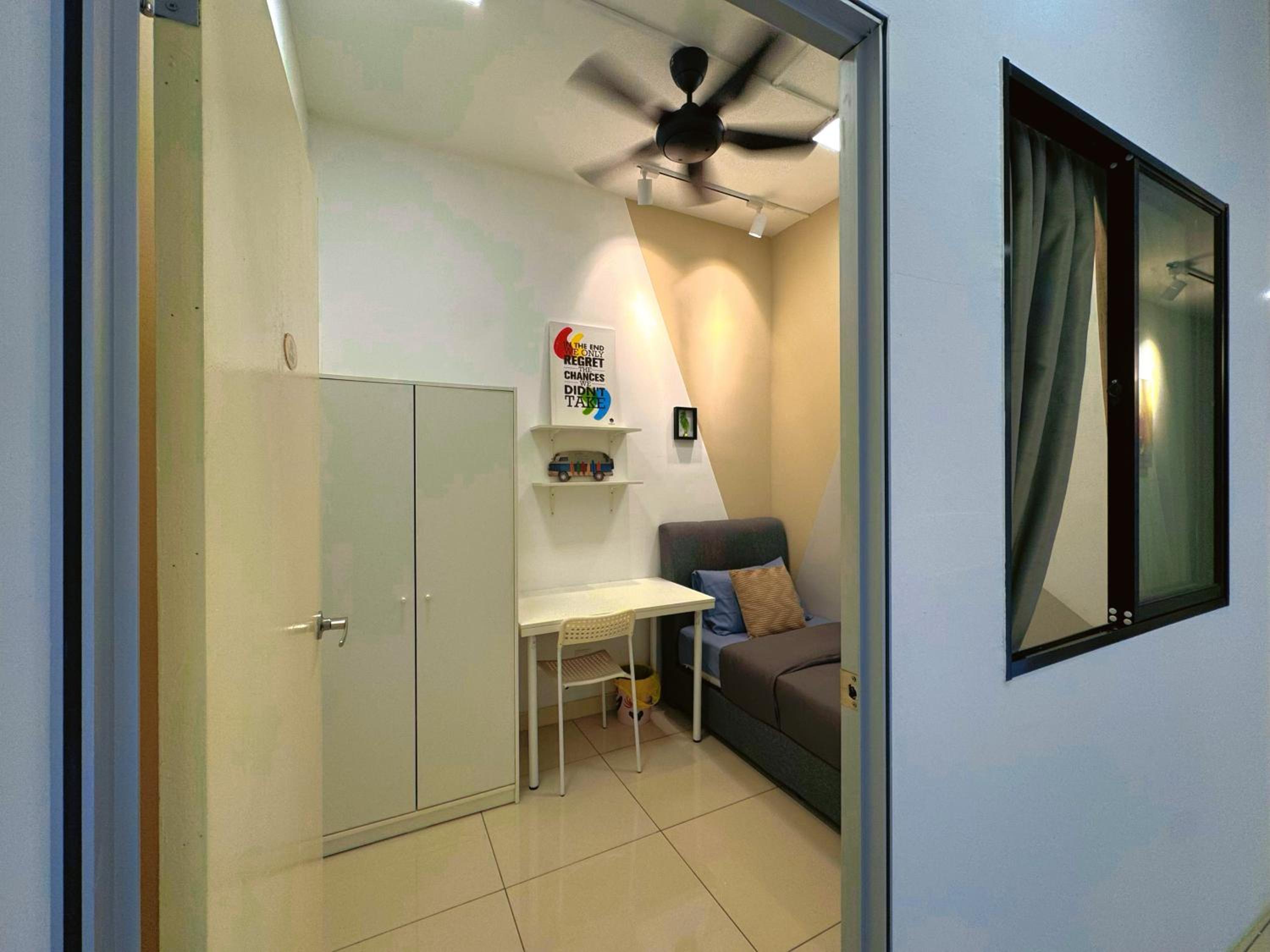 4BR KLCC View MRT 2min Free Parking Big Unit