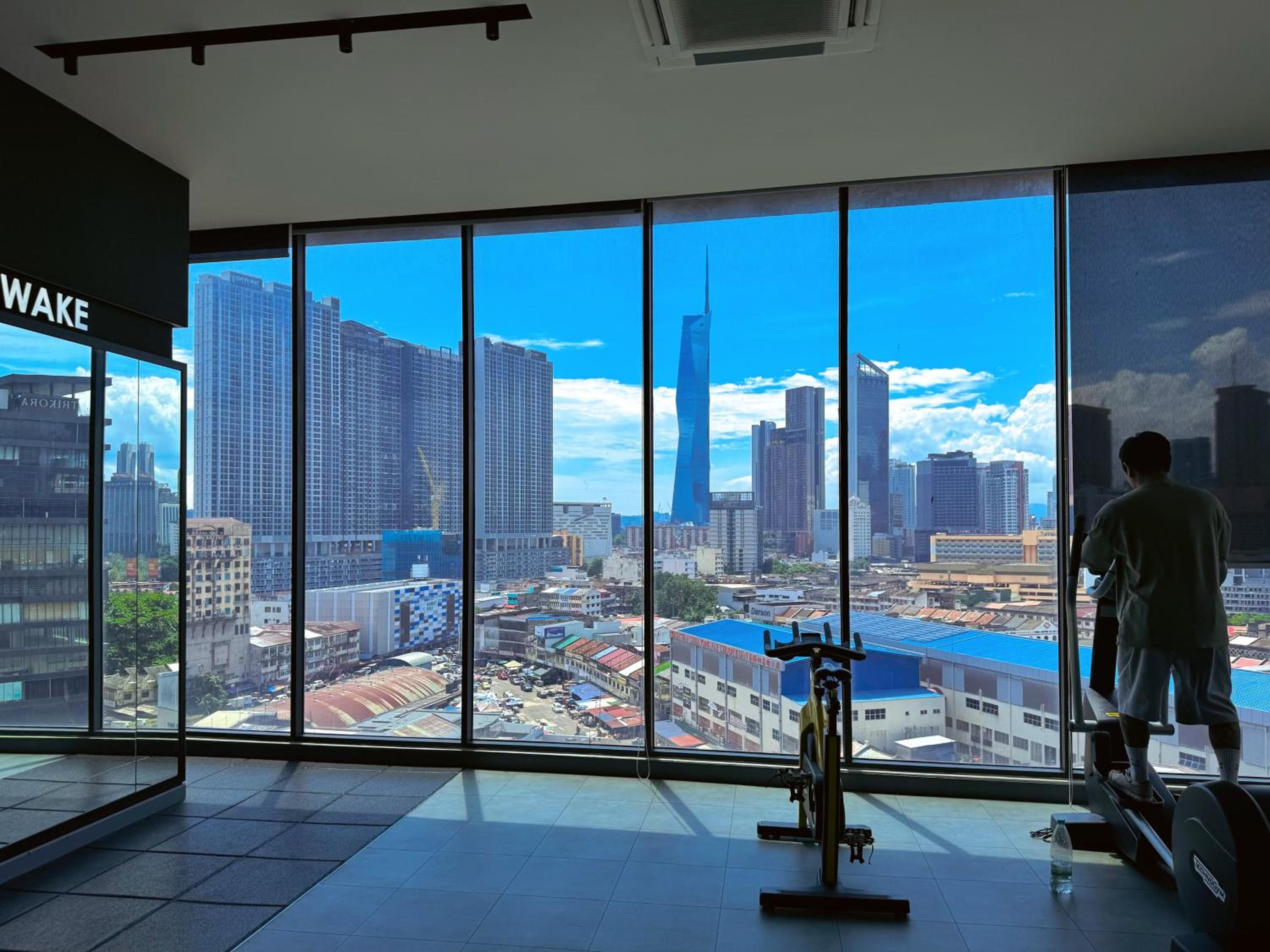 4BR KLCC View MRT 2min Free Parking Big Unit