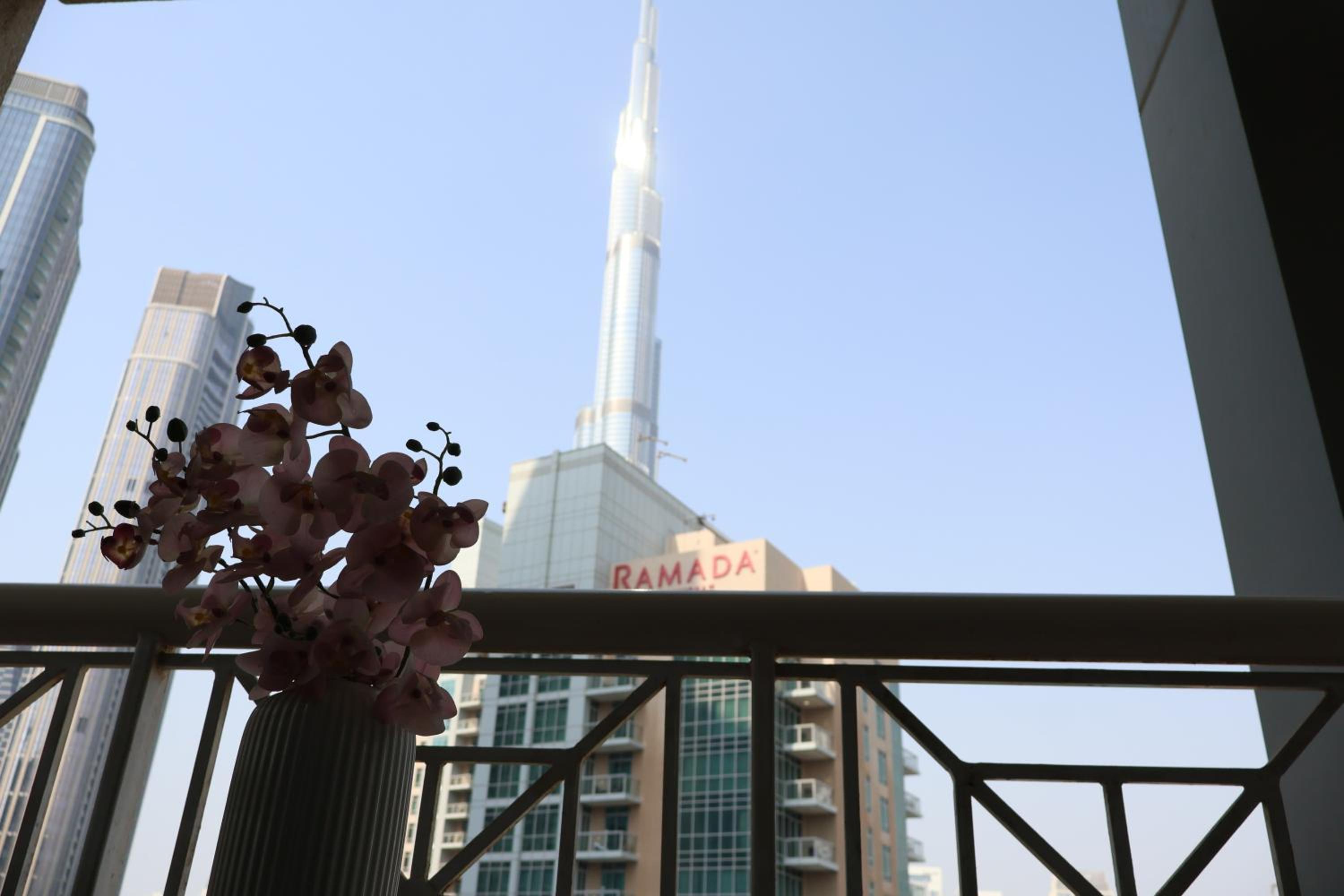 Simply Comfort Vacation Homes Rental Luxury Apartment Fontaine View & Burj Khalifa at Emaar 29 Boulevard