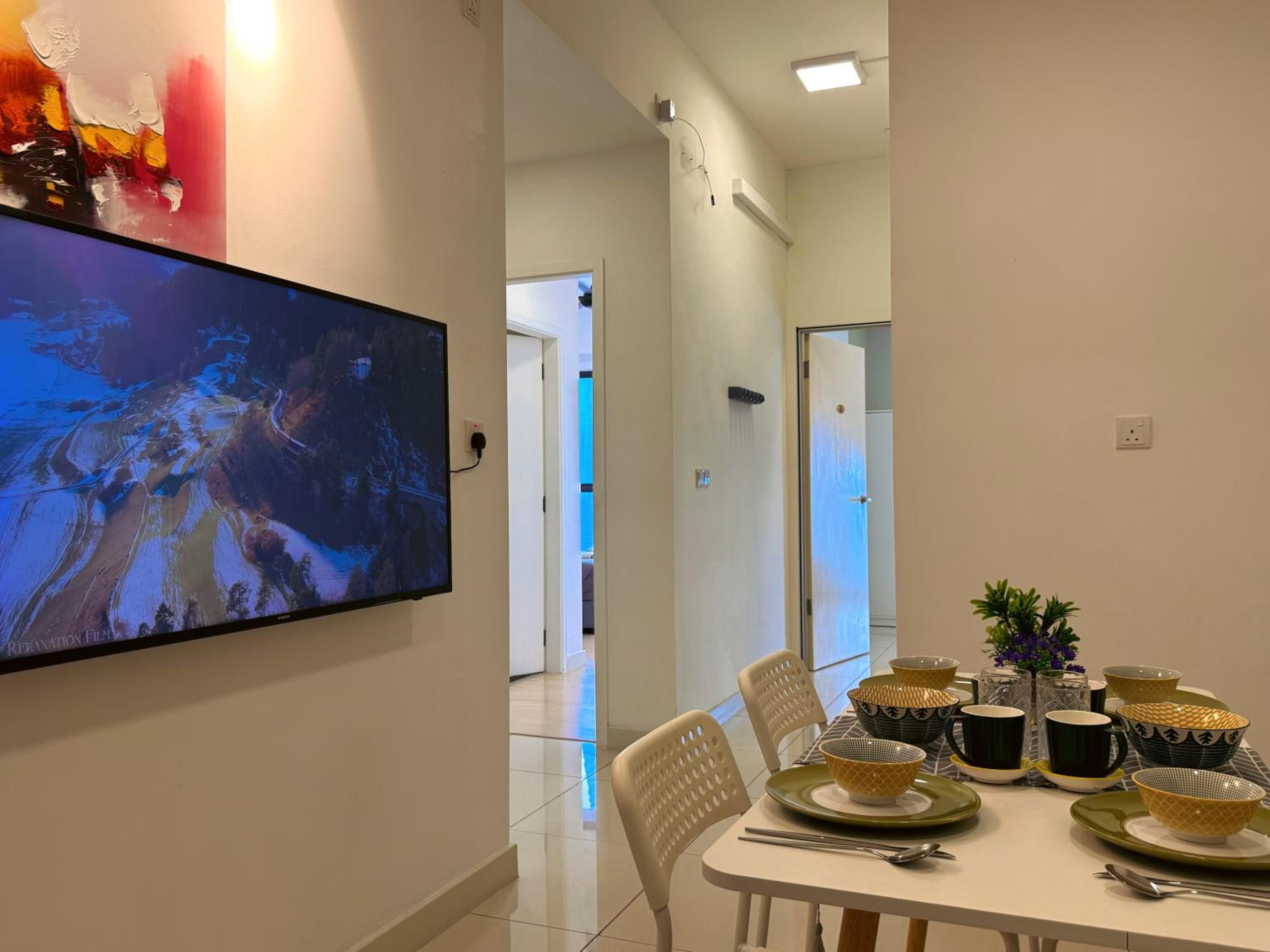 4BR KLCC View MRT 2min Free Parking Big Unit