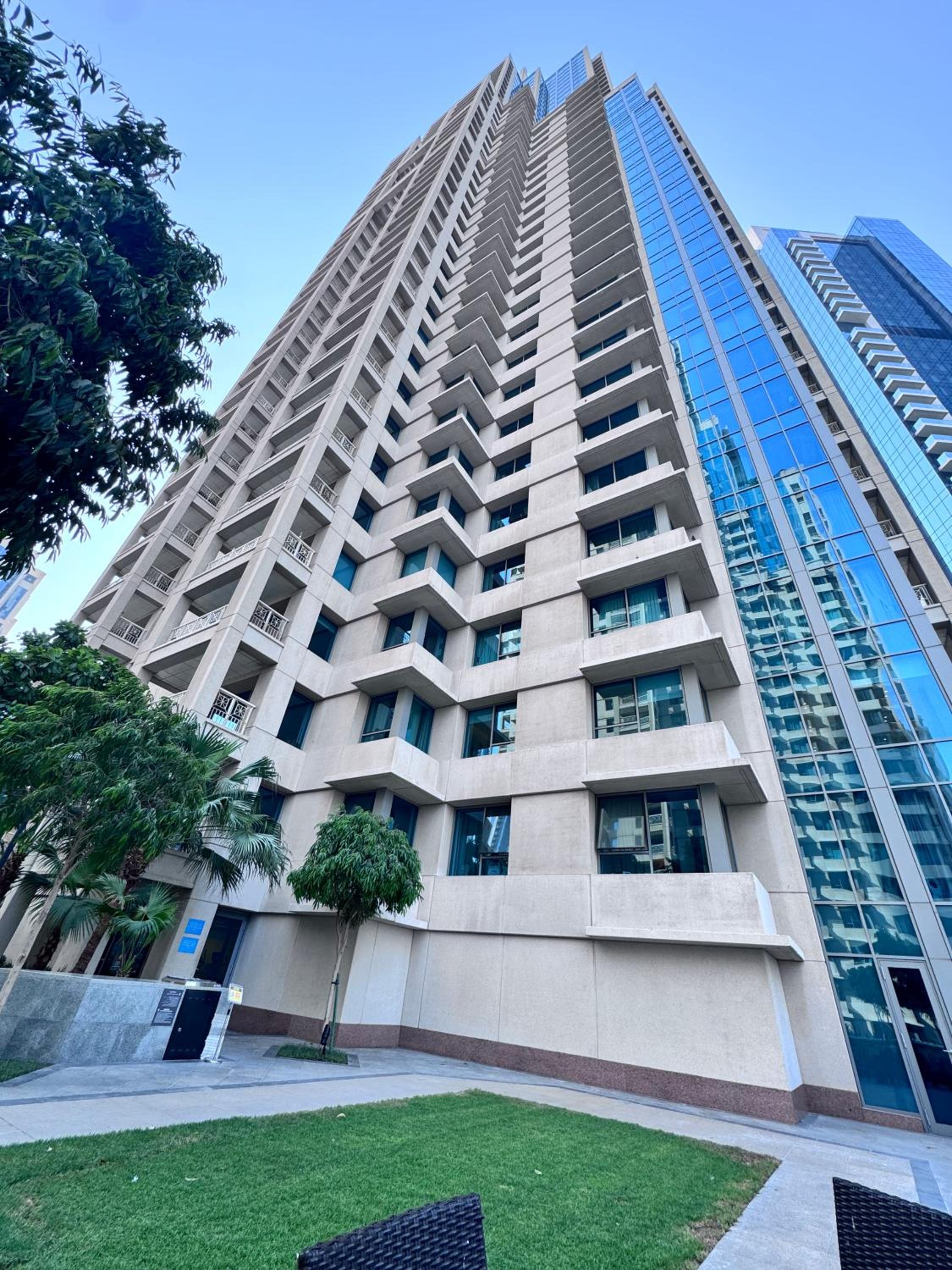Simply Comfort Vacation Homes Rental Luxury Apartment Fontaine View & Burj Khalifa at Emaar 29 Boulevard
