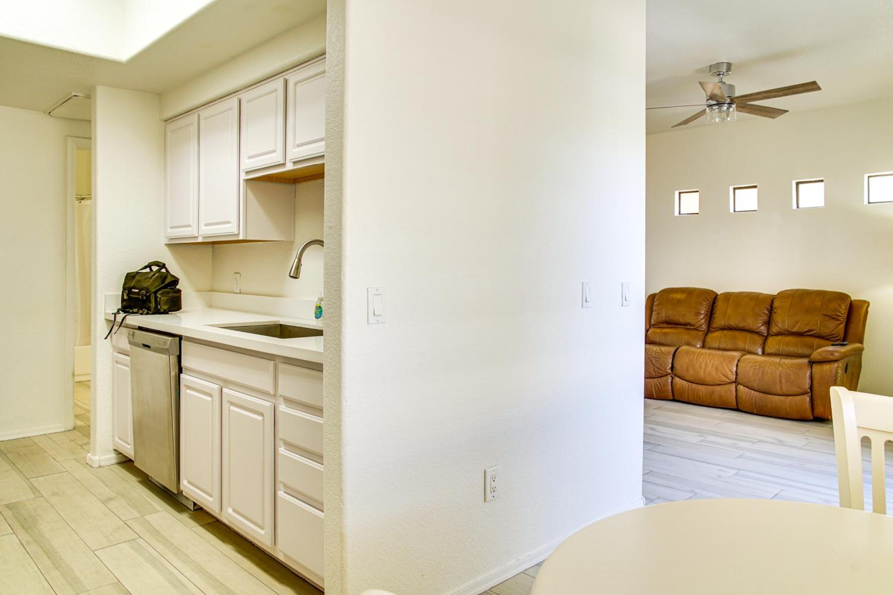 Unwind Poolside! Condo 1 Mi to South Mountain Park