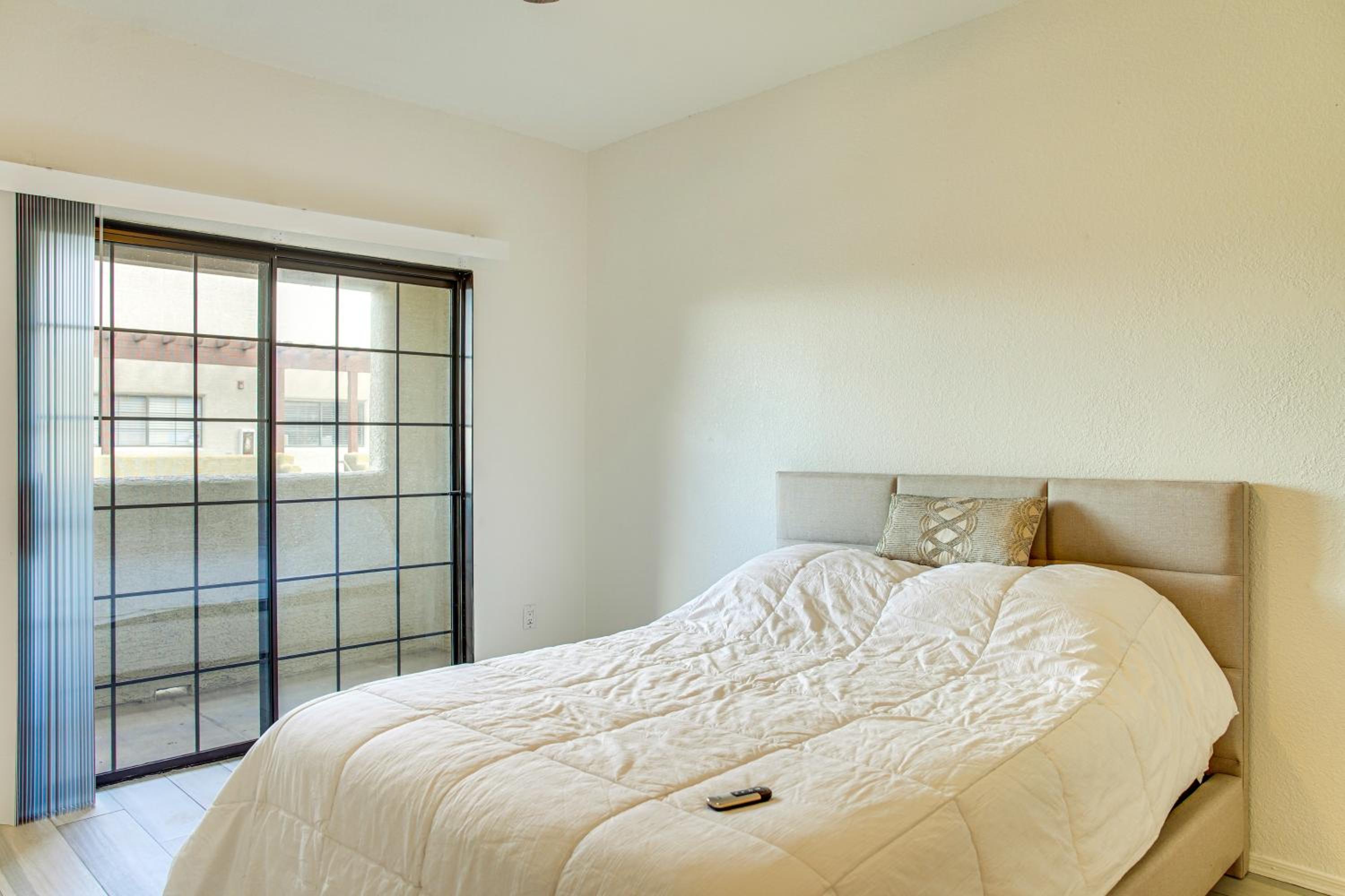 Unwind Poolside! Condo 1 Mi to South Mountain Park
