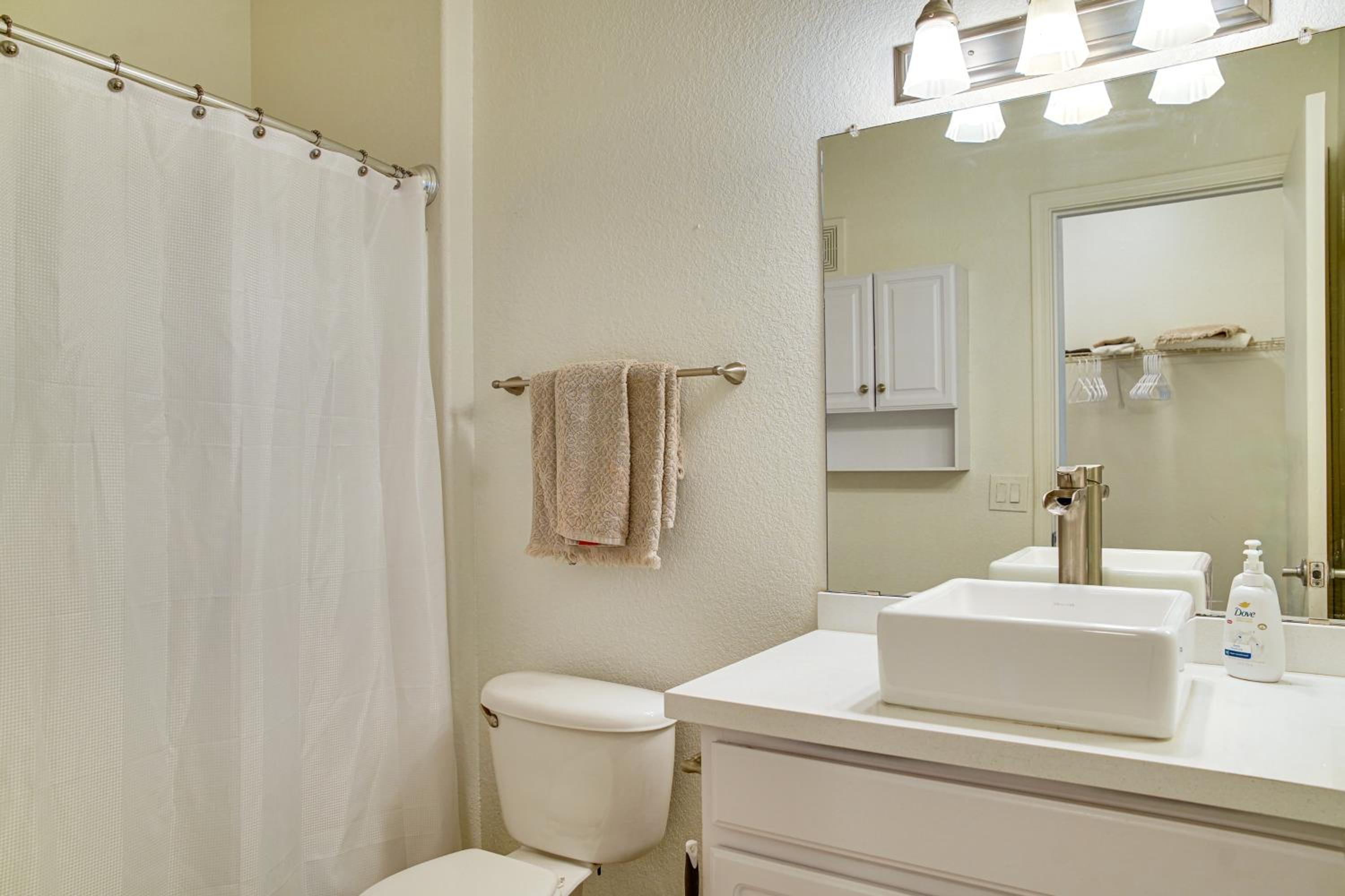 Unwind Poolside! Condo 1 Mi to South Mountain Park