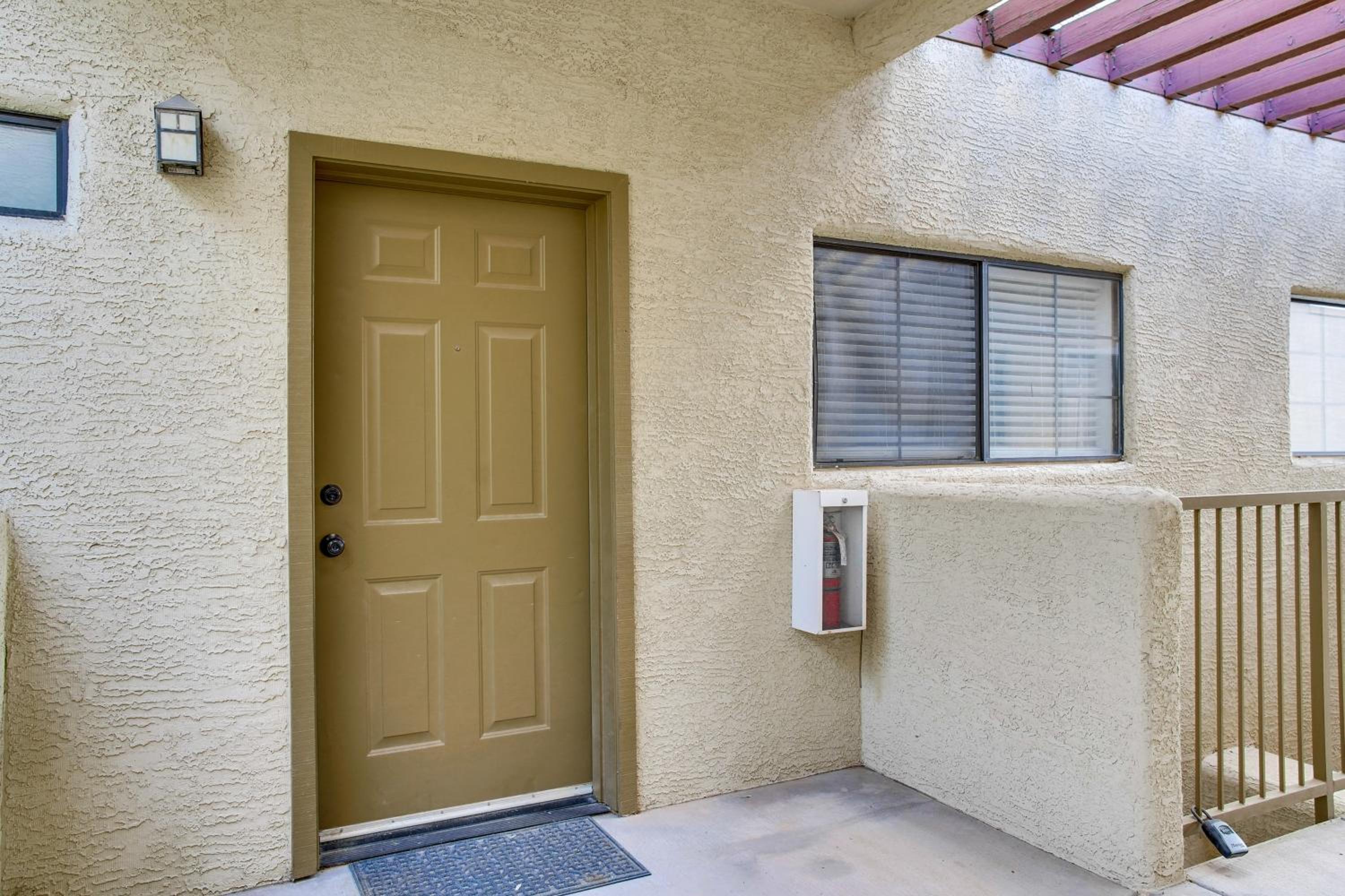 Unwind Poolside! Condo 1 Mi to South Mountain Park