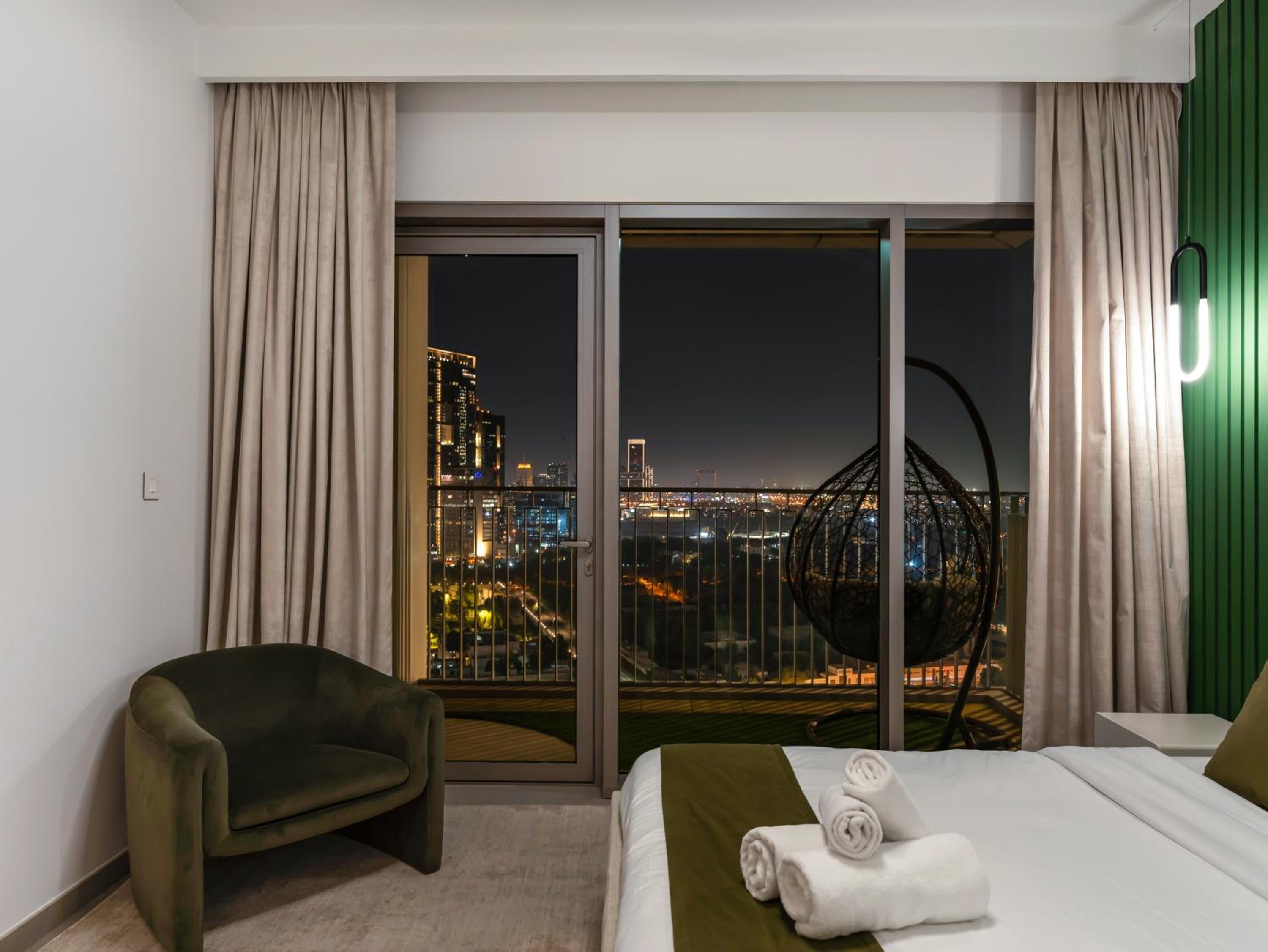 Stunning Two-Bedroom Apartment with Skyline View & walk to Dubai Mall by TerraHome