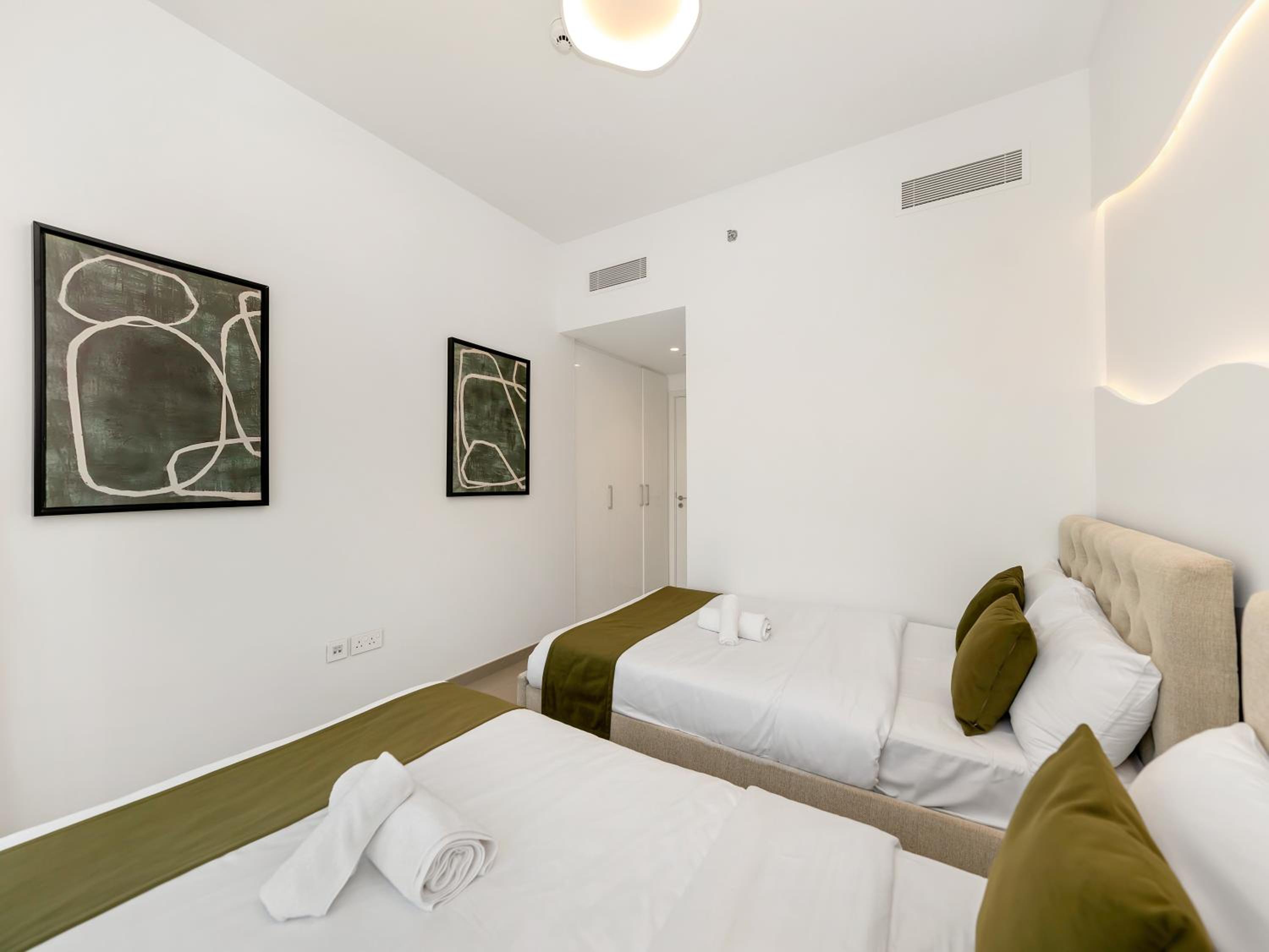 Stunning Two-Bedroom Apartment with Skyline View & walk to Dubai Mall by TerraHome