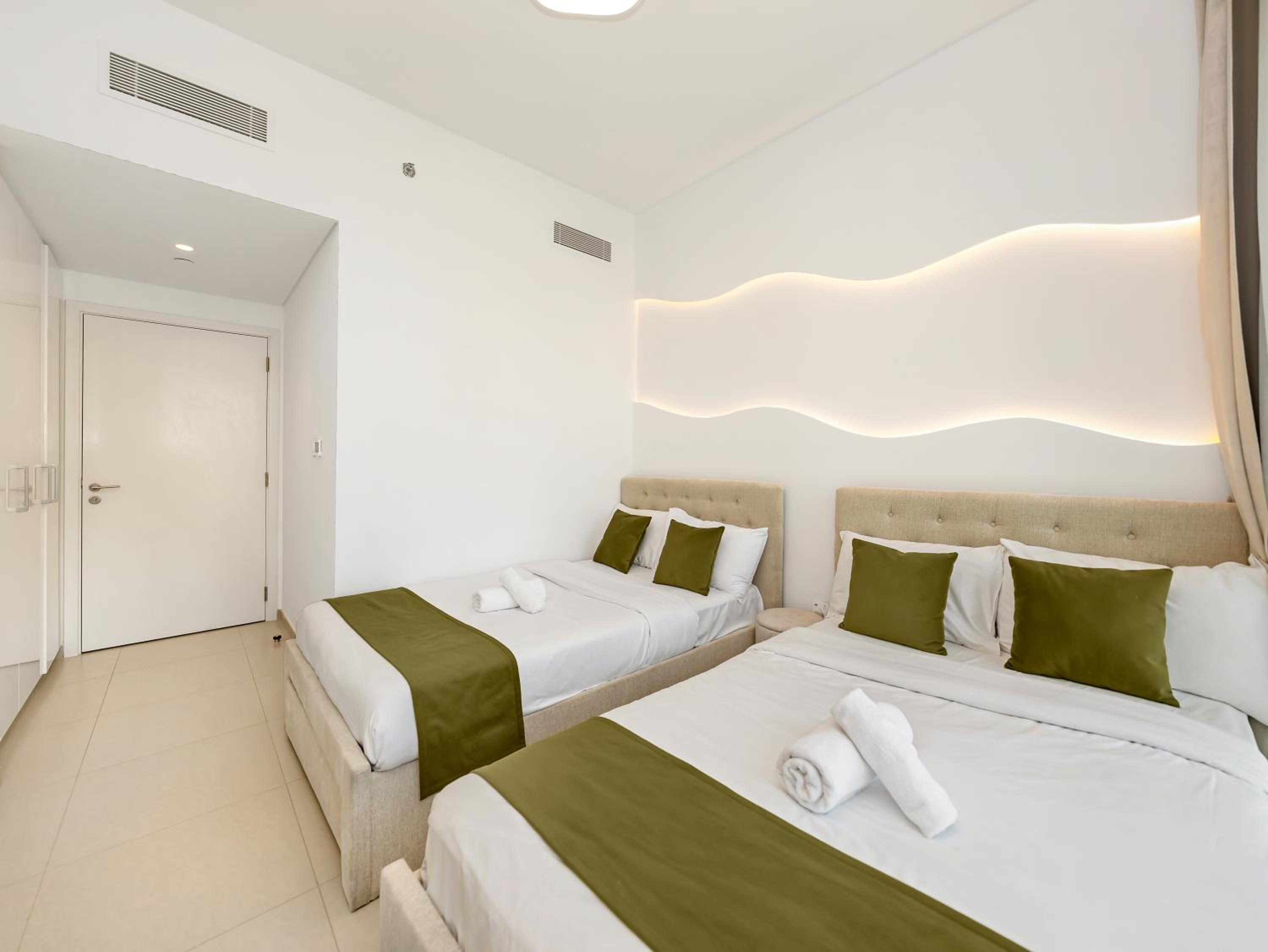 Stunning Two-Bedroom Apartment with Skyline View & walk to Dubai Mall by TerraHome