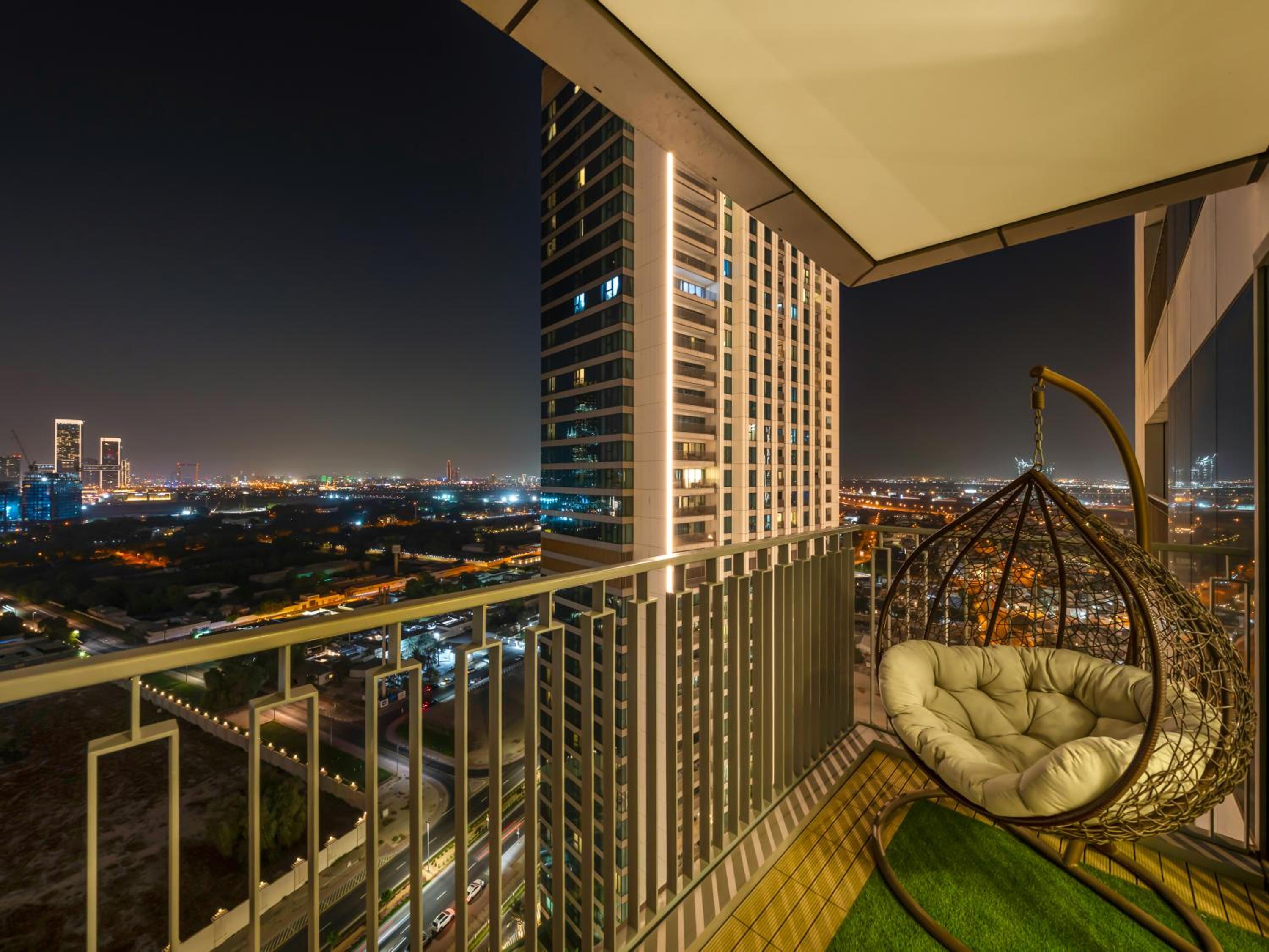Stunning Two-Bedroom Apartment with Skyline View & walk to Dubai Mall by TerraHome