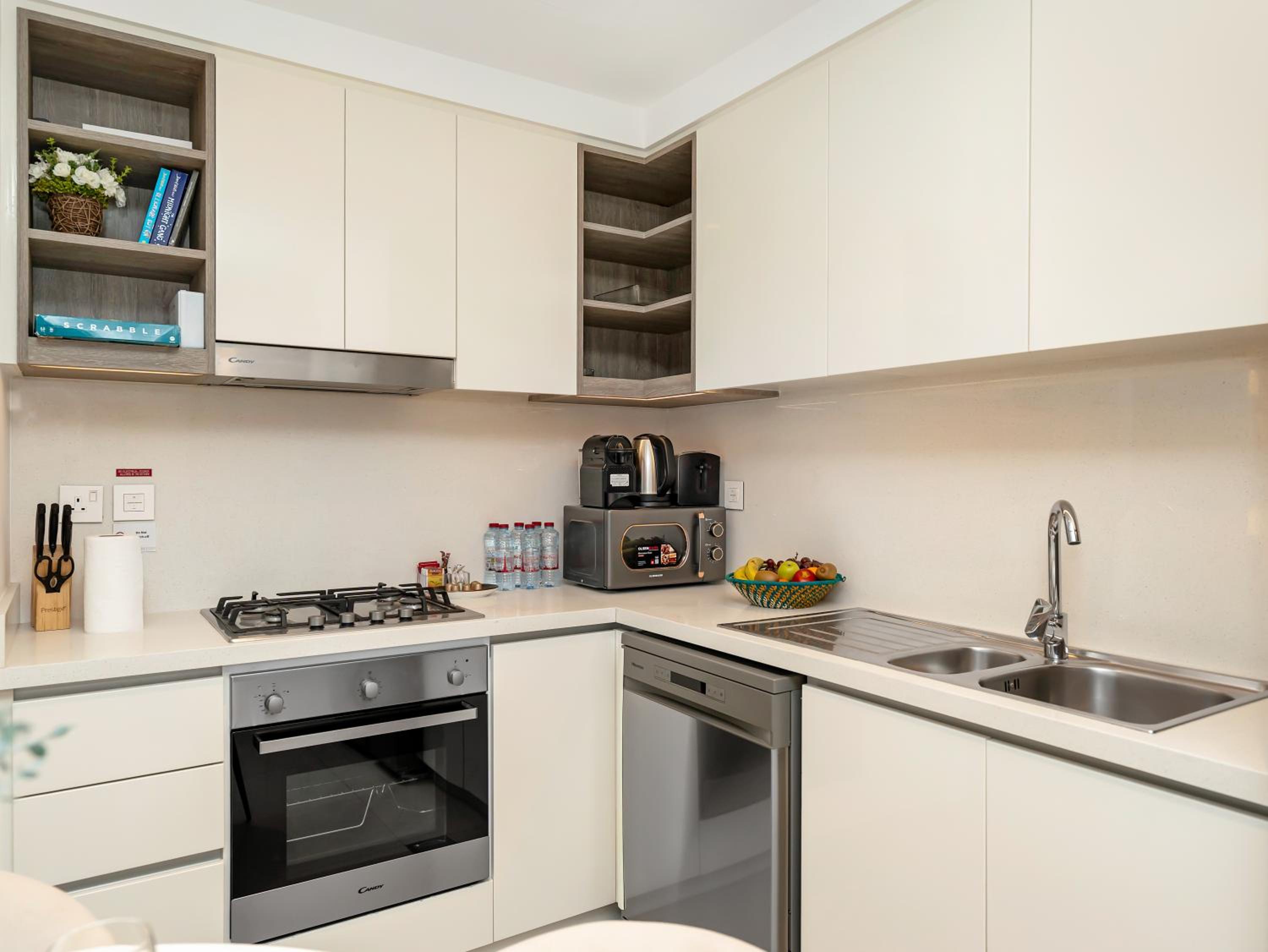 Stunning Two-Bedroom Apartment with Skyline View & walk to Dubai Mall by TerraHome