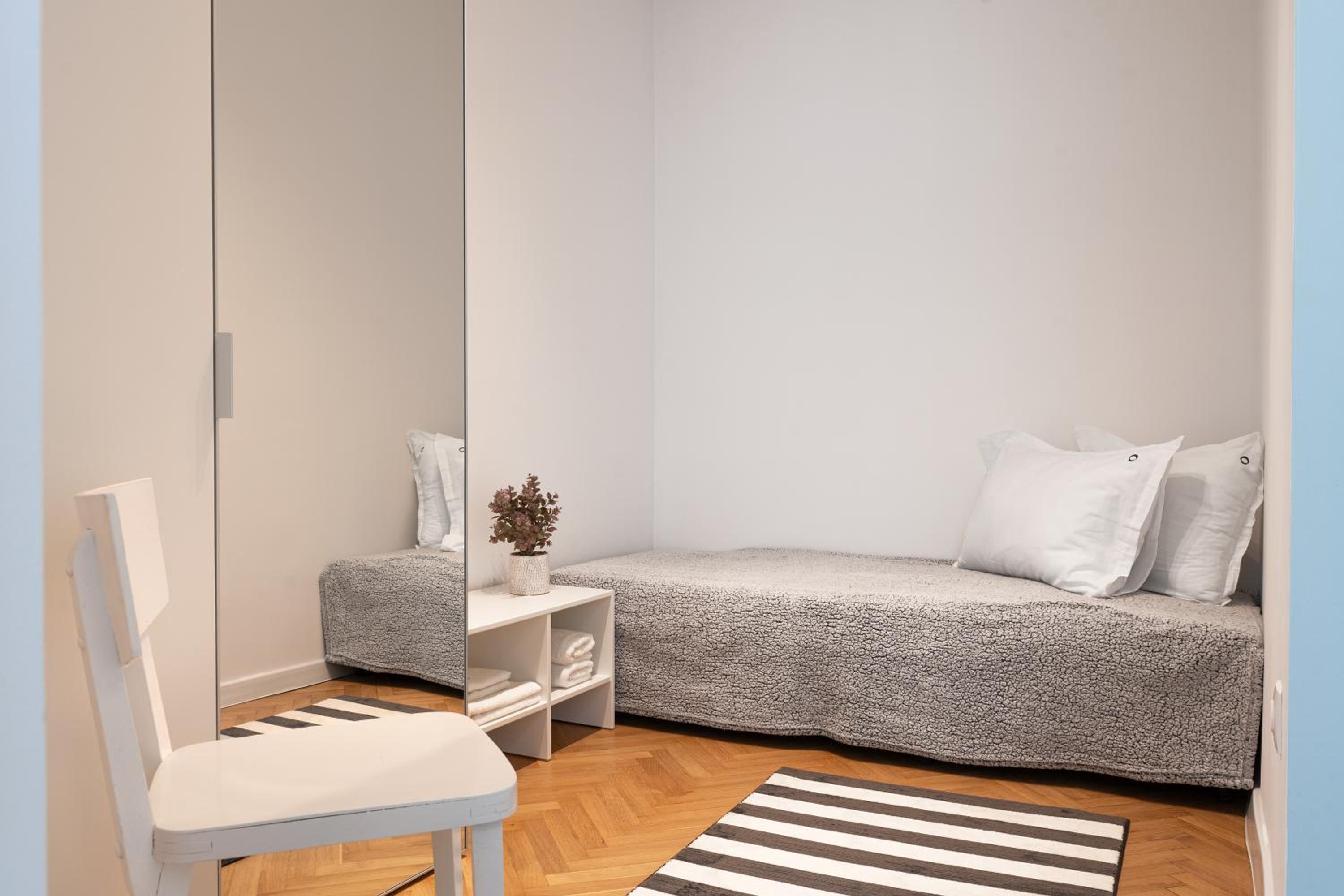 Starflat Gorgeous central apartment next to NDK