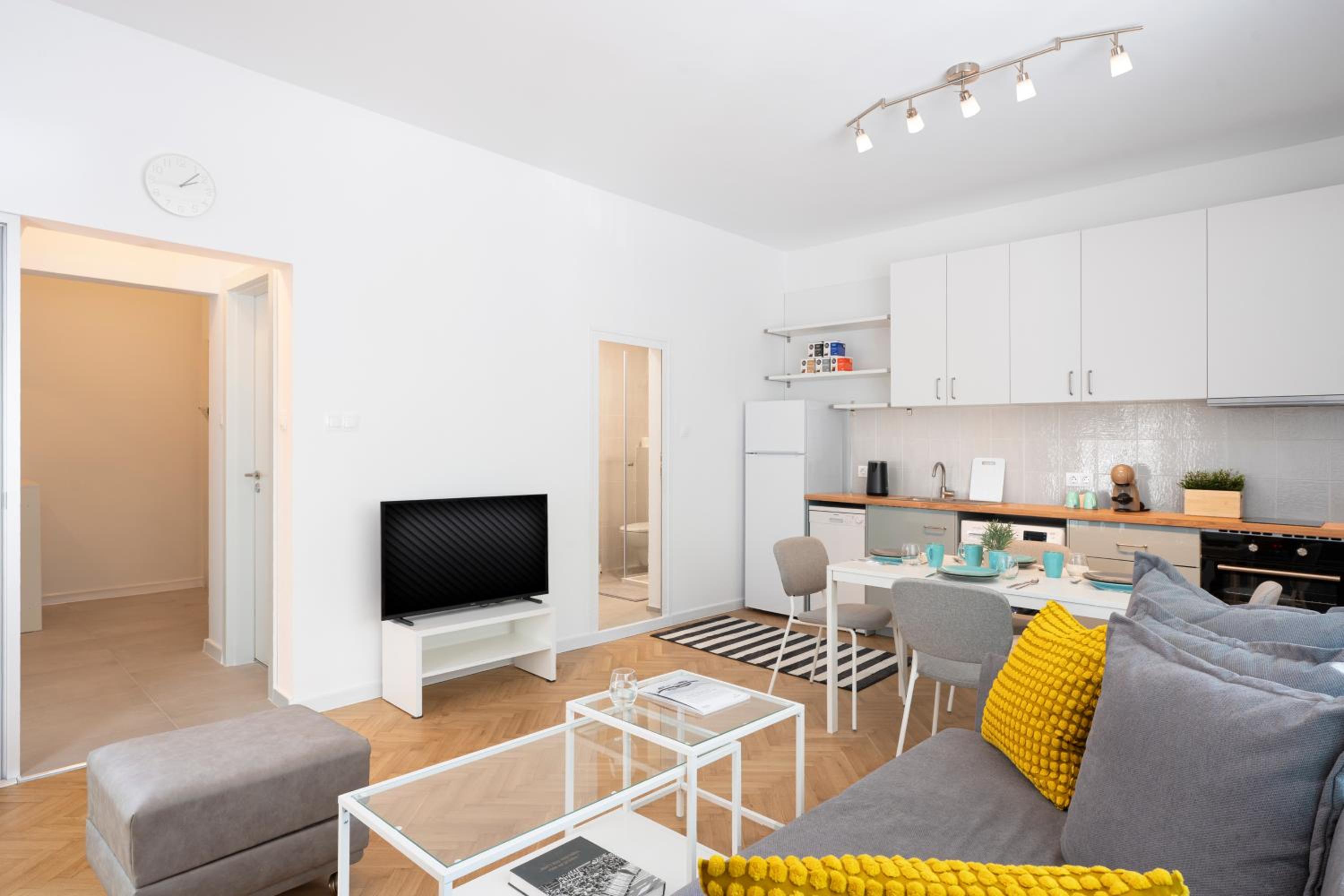 Starflat Gorgeous central apartment next to NDK