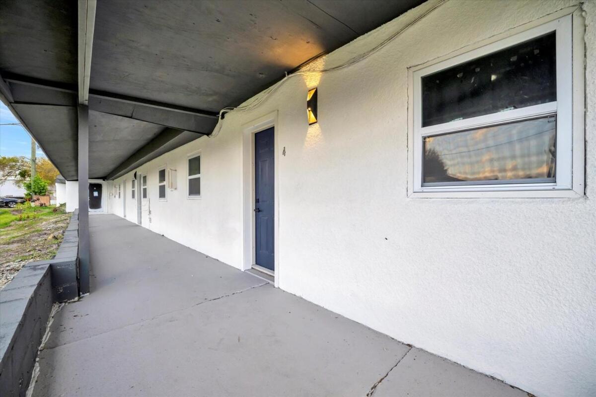 Walk to Stadium, 2 Parking spots, Dog Park, BBQ