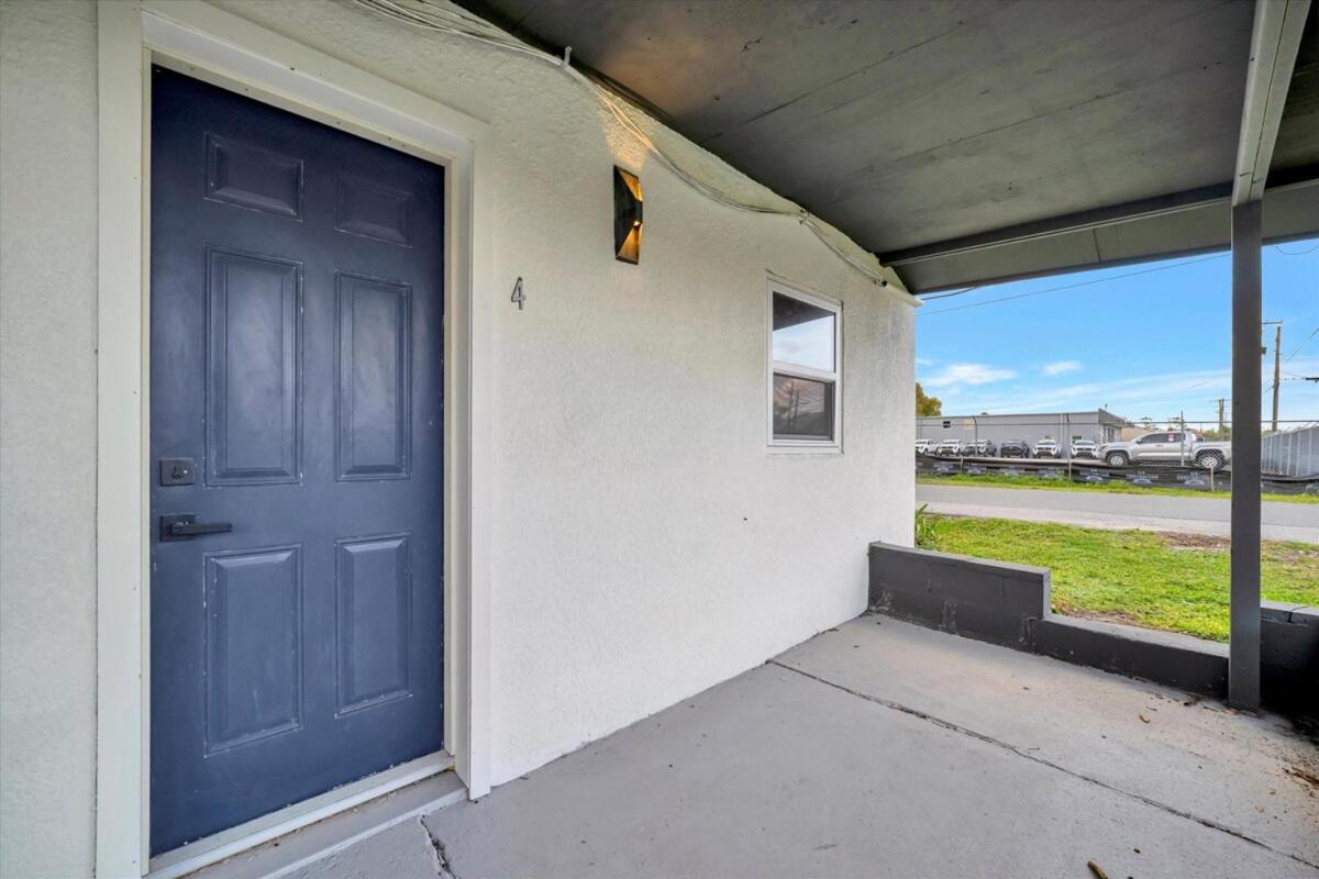 Walk to Stadium, 2 Parking spots, Dog Park, BBQ