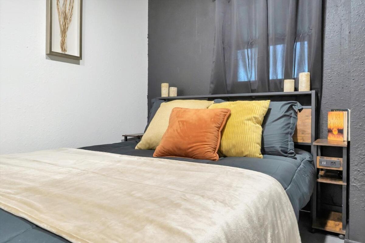 Walk to Stadium, 2 Parking spots, Dog Park, BBQ