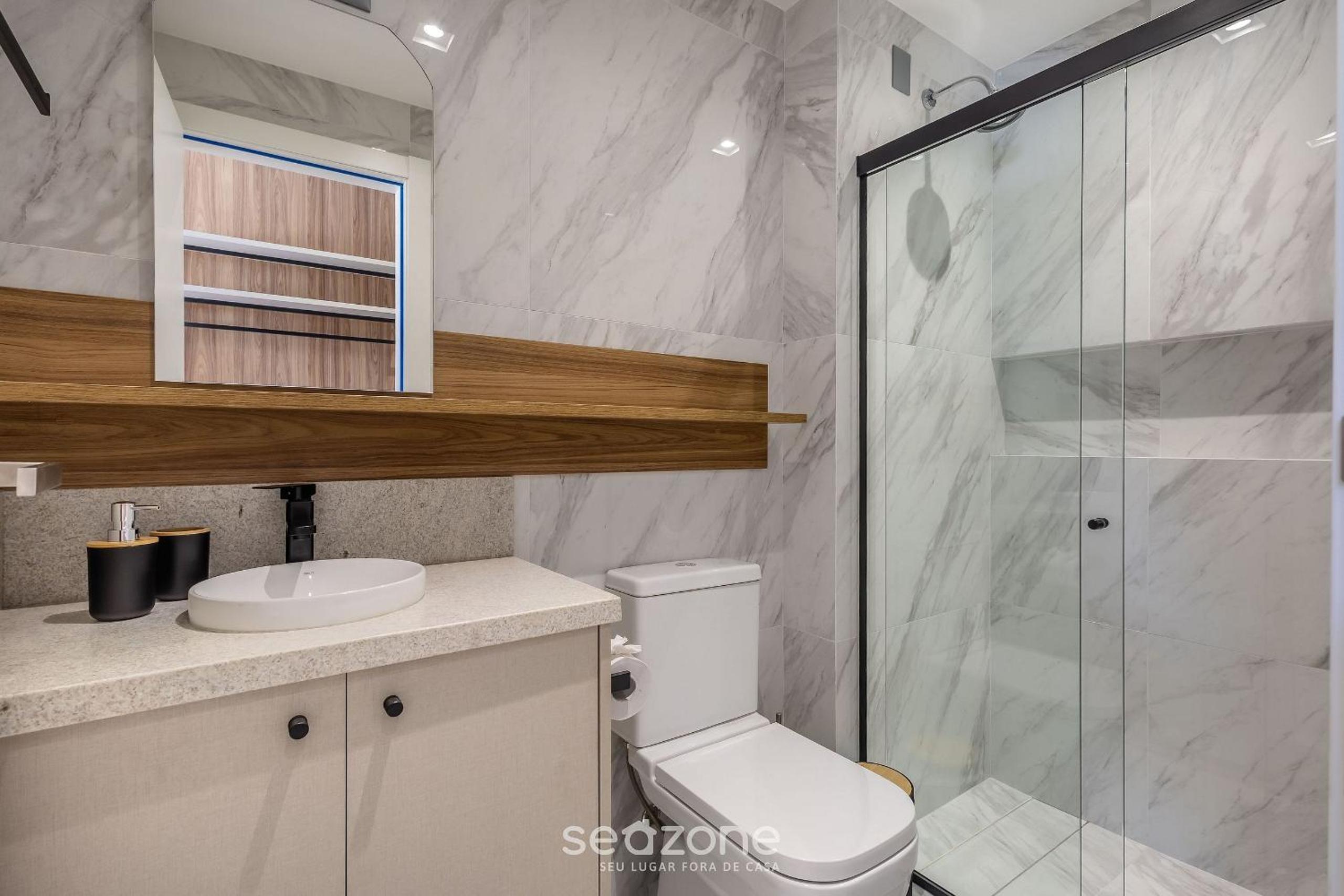 Building with swimming pool next to Balneário Shopping in BC - TSO