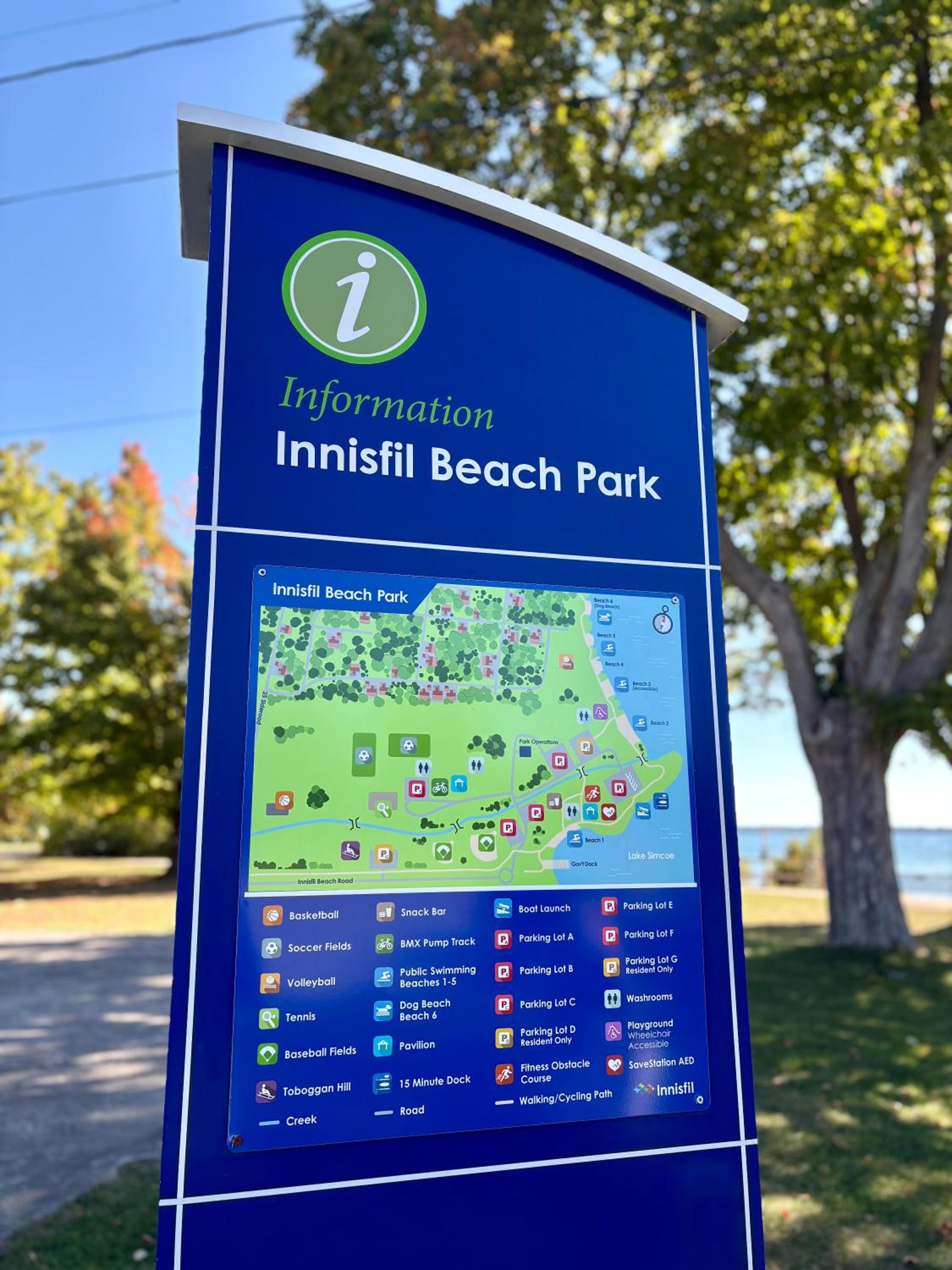 Central & Cozy 2BR Townhome with Free Parking, WiFi, Full Kitchen, Laundry, Steps to Strip Plaza & 5 Min Drive to Innisfil Beach Park! Perfect for Work Tri