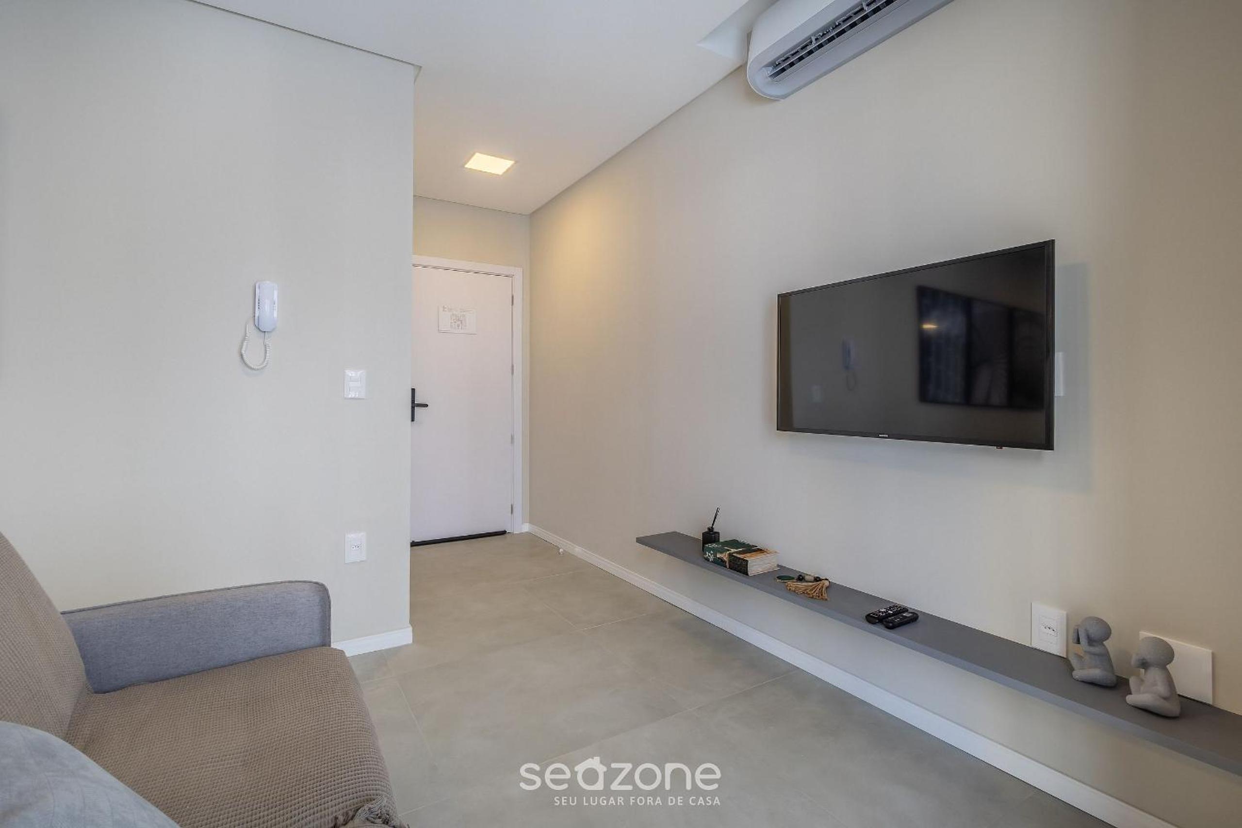 Your exclusive stay just steps from the sea in Meia Praia - FFS!