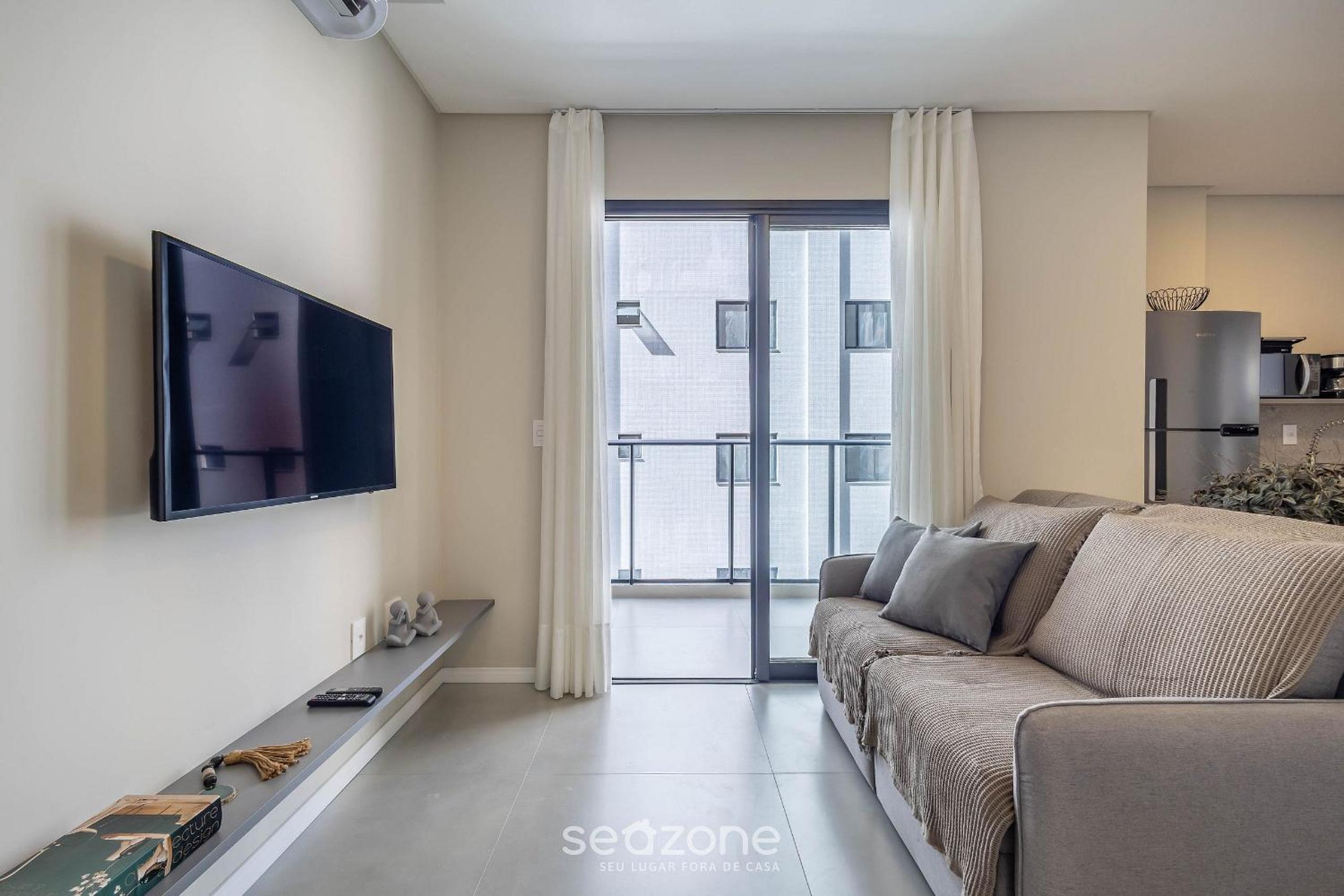 Your exclusive stay just steps from the sea in Meia Praia - FFS!