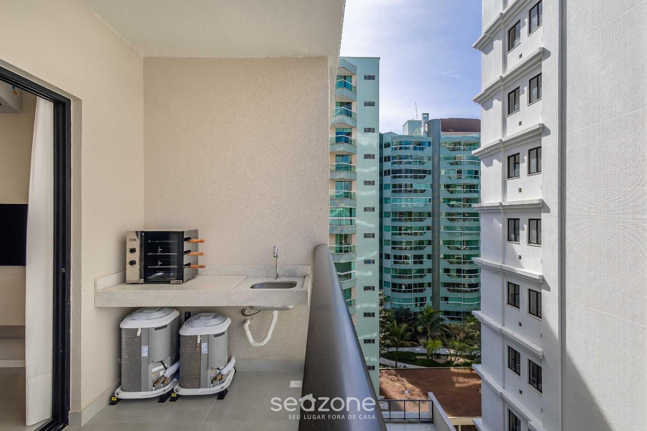 Your exclusive stay just steps from the sea in Meia Praia - FFS!