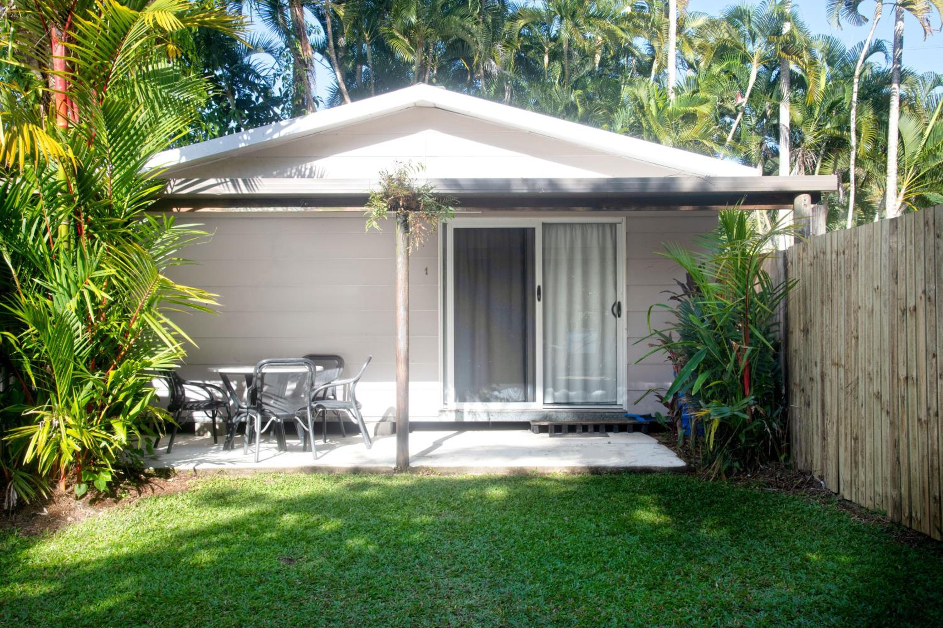 Tropical Hibiscus Caravan Park