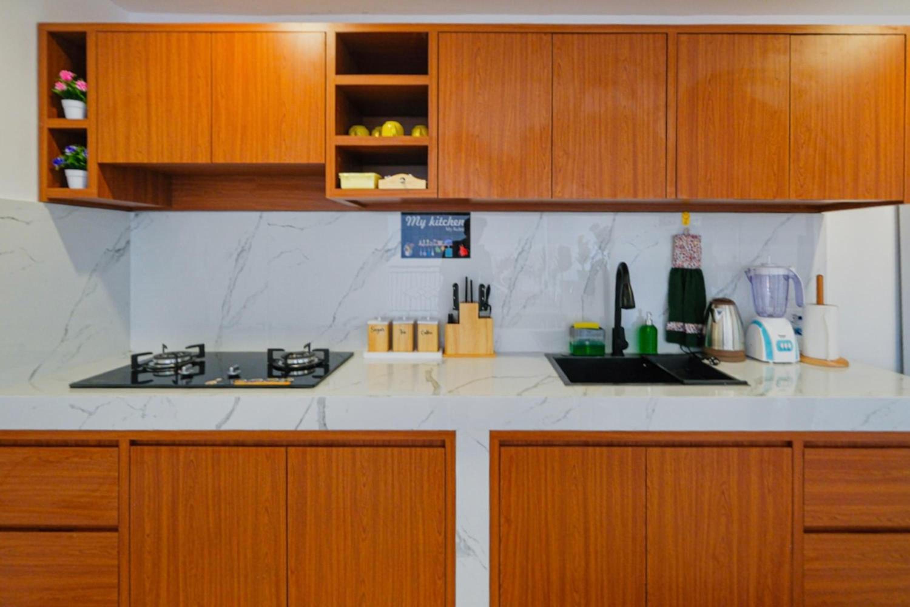 Crystal Flow Guest House & Apartment Canggu