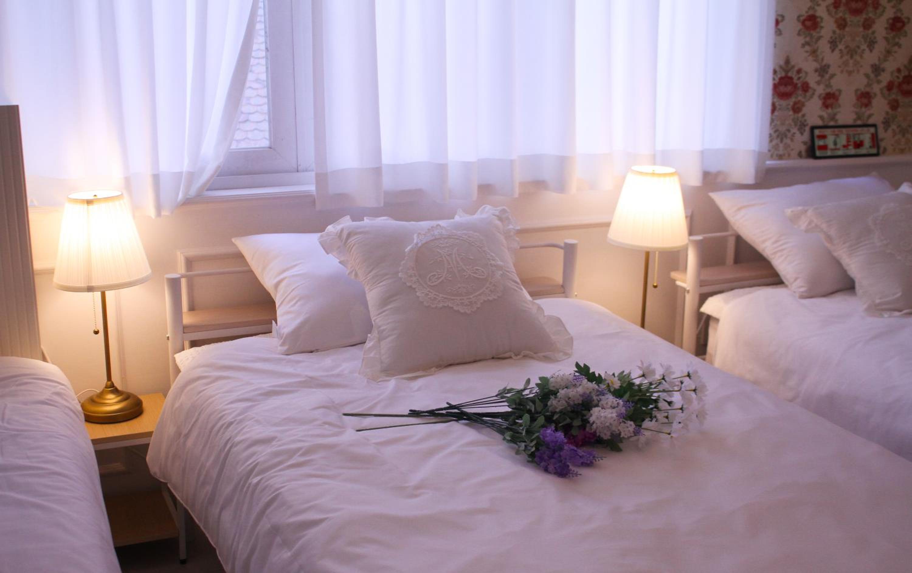 Central Hongdae Red Road Stay 4 Beds, Near Mangwon & Sangsu