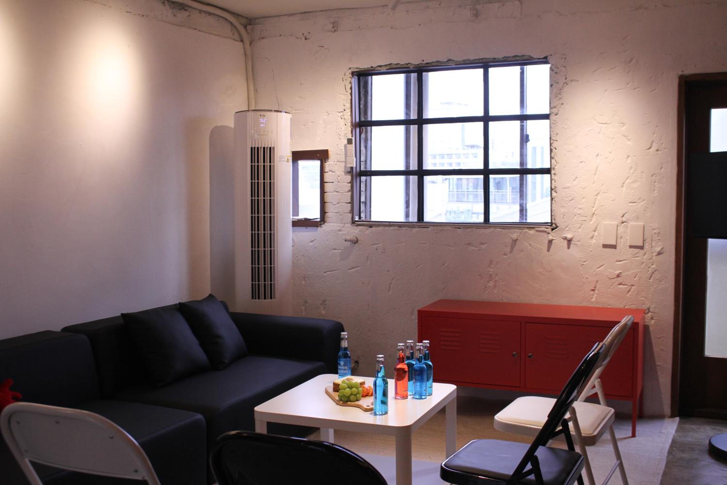 Central Hongdae Red Road Stay 4 Beds, Near Mangwon & Sangsu